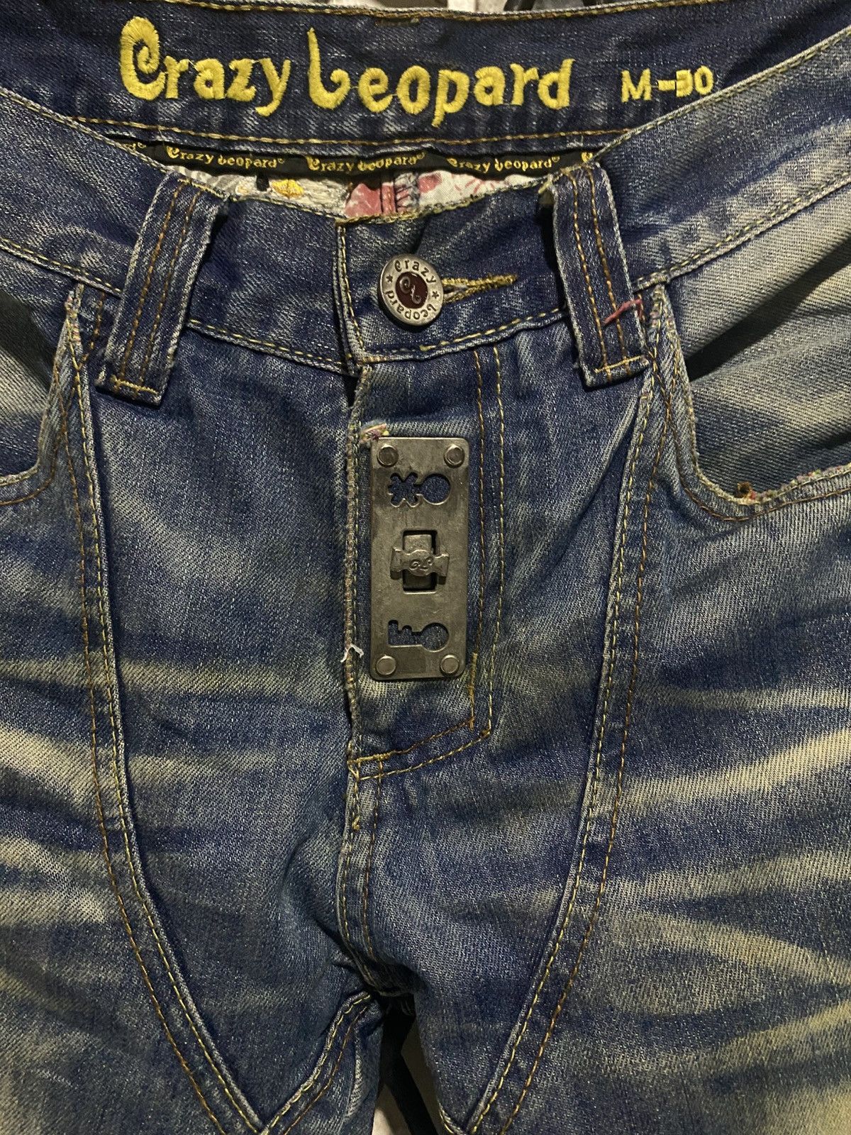 Japanese Brand Rare 🔥 Crazy Leopard Embroidred Denim Size US 31 - 5 Thumbnail