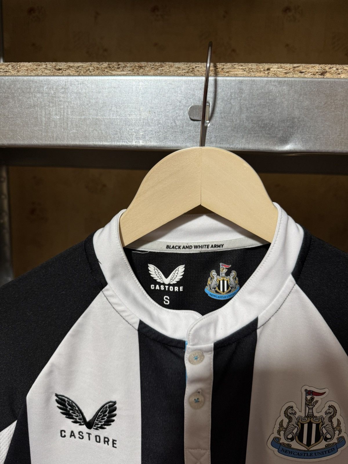 Castore × Vintage Rare Castore Newcastle United 2021 2022 Home Soccer Jersey Size US S / EU 44-46 / 1 - 5 Thumbnail