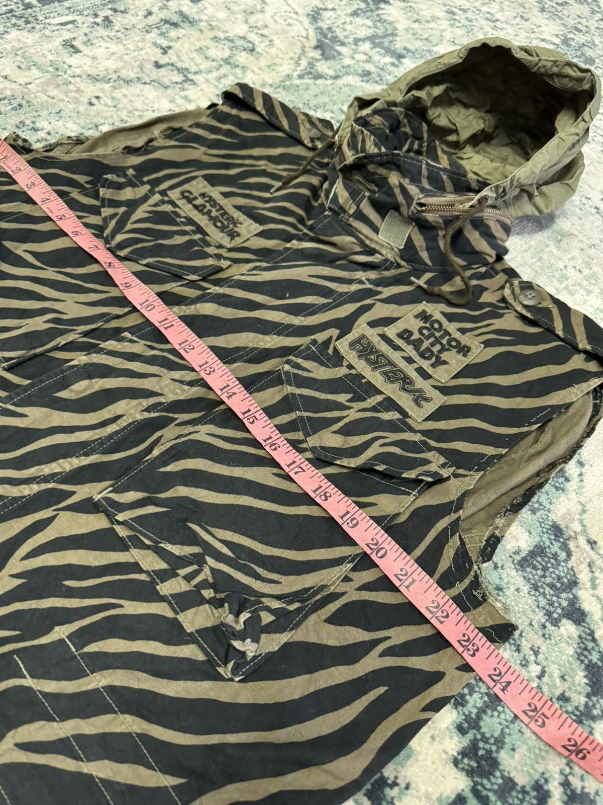 Hysteric Glamour VINTAGE HYSTERIC GLAMOUR TIGER STRIPE SLEEVELESS SHIRT Size US XL / EU 56 / 4 - 4 Thumbnail