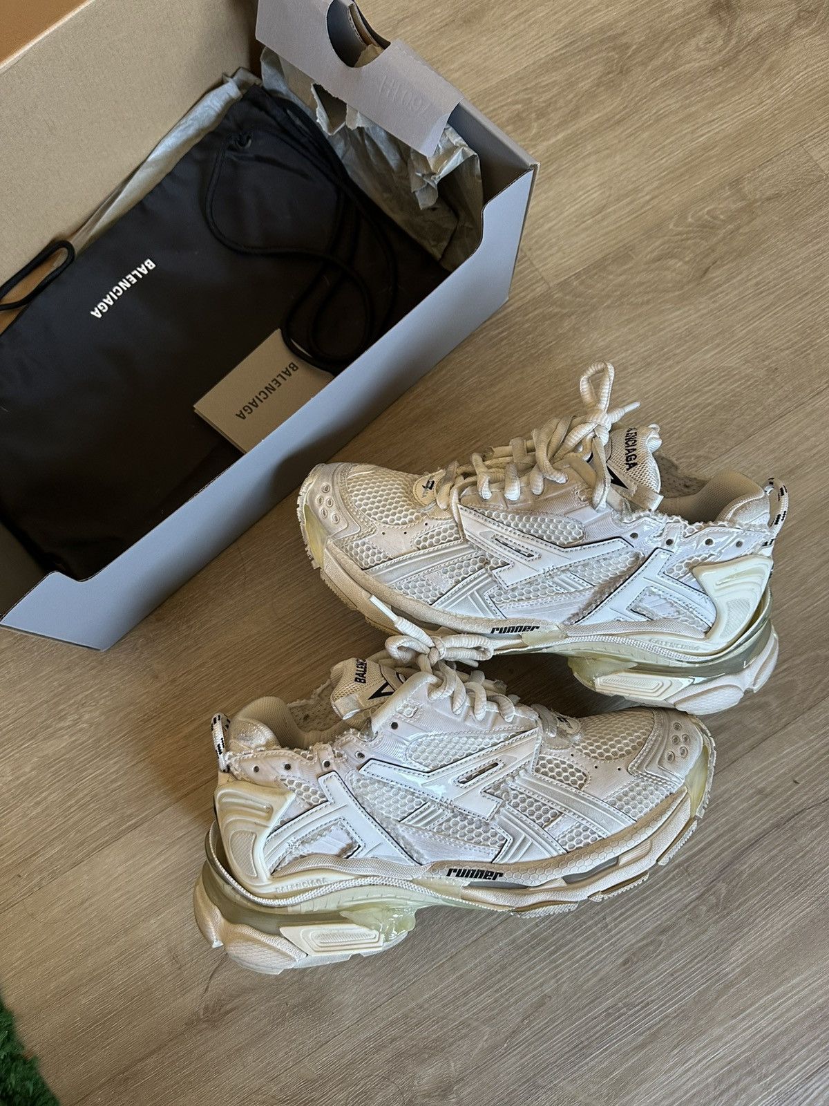 Balenciaga BALENCIAGA RUNNER (41) 8 Size US 8 / EU 41 - 1 Thumbnail