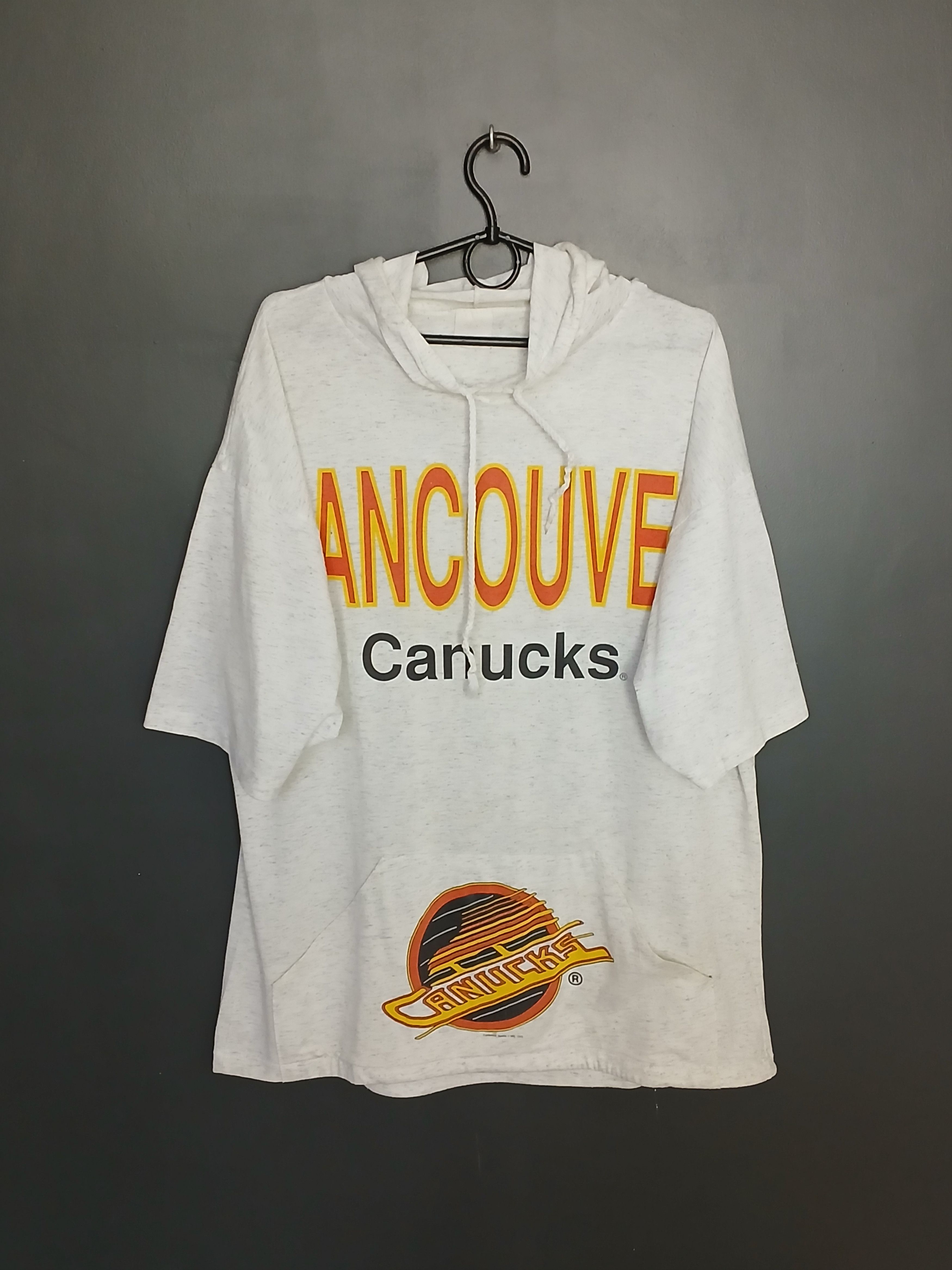 NHL × Vintage Vintage 1993 NHL Vancouver Canucks Hockey T-Shirt Size US L / EU 52-54 / 3 - 1 Thumbnail