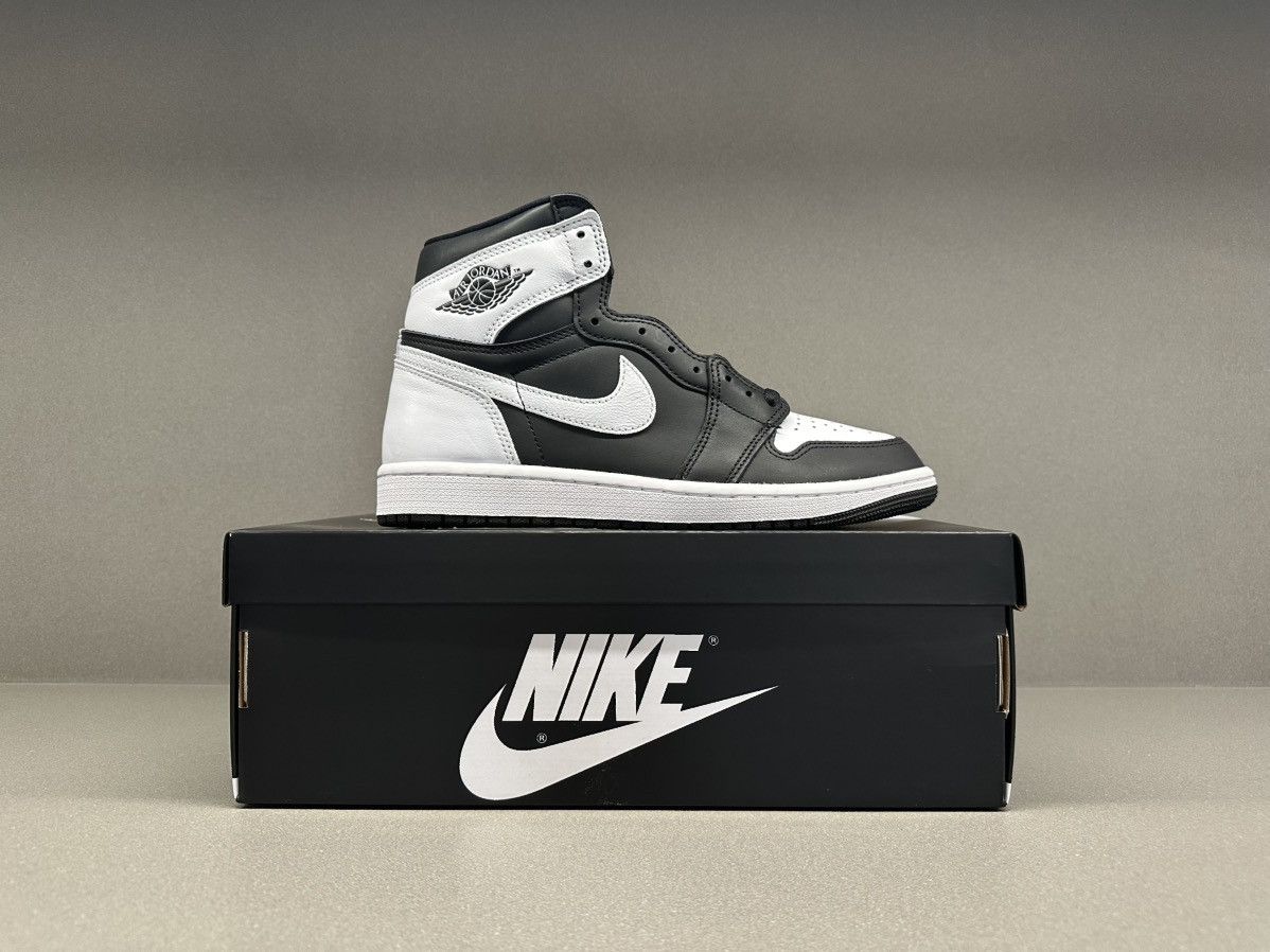 Jordan Brand Jordan 1 Retro High OG Black White Size US 9 / EU 42 - 3 Thumbnail