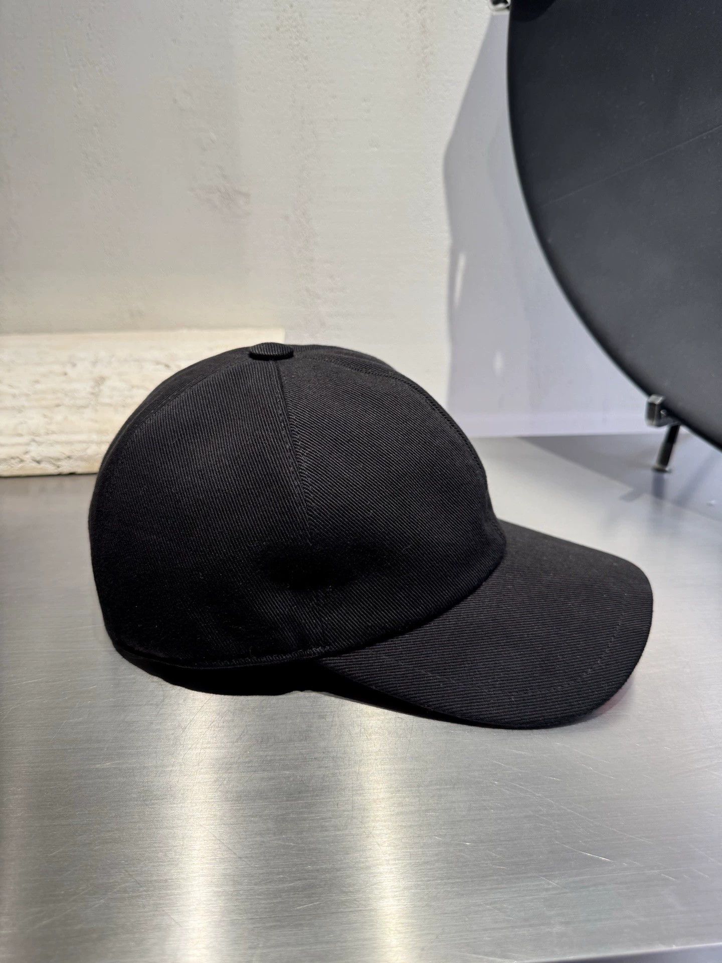 Chanel Chanel 23k black orange colorblock logo cap mint 55-60cm Size ONE SIZE - 3 Thumbnail