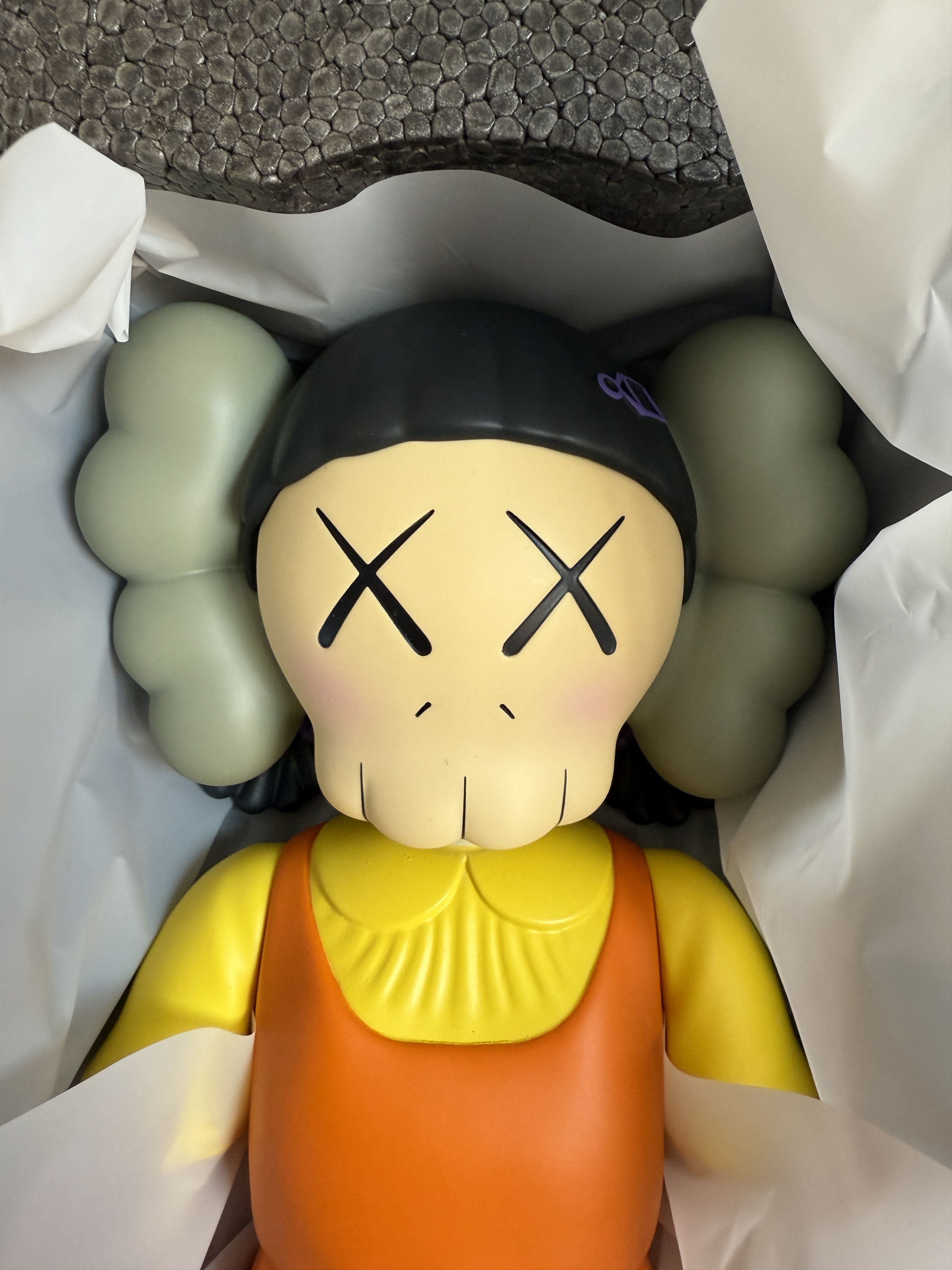 Kaws KAWS YOUNG-HEE Figure (Coloured) Size ONE SIZE - 15 Thumbnail