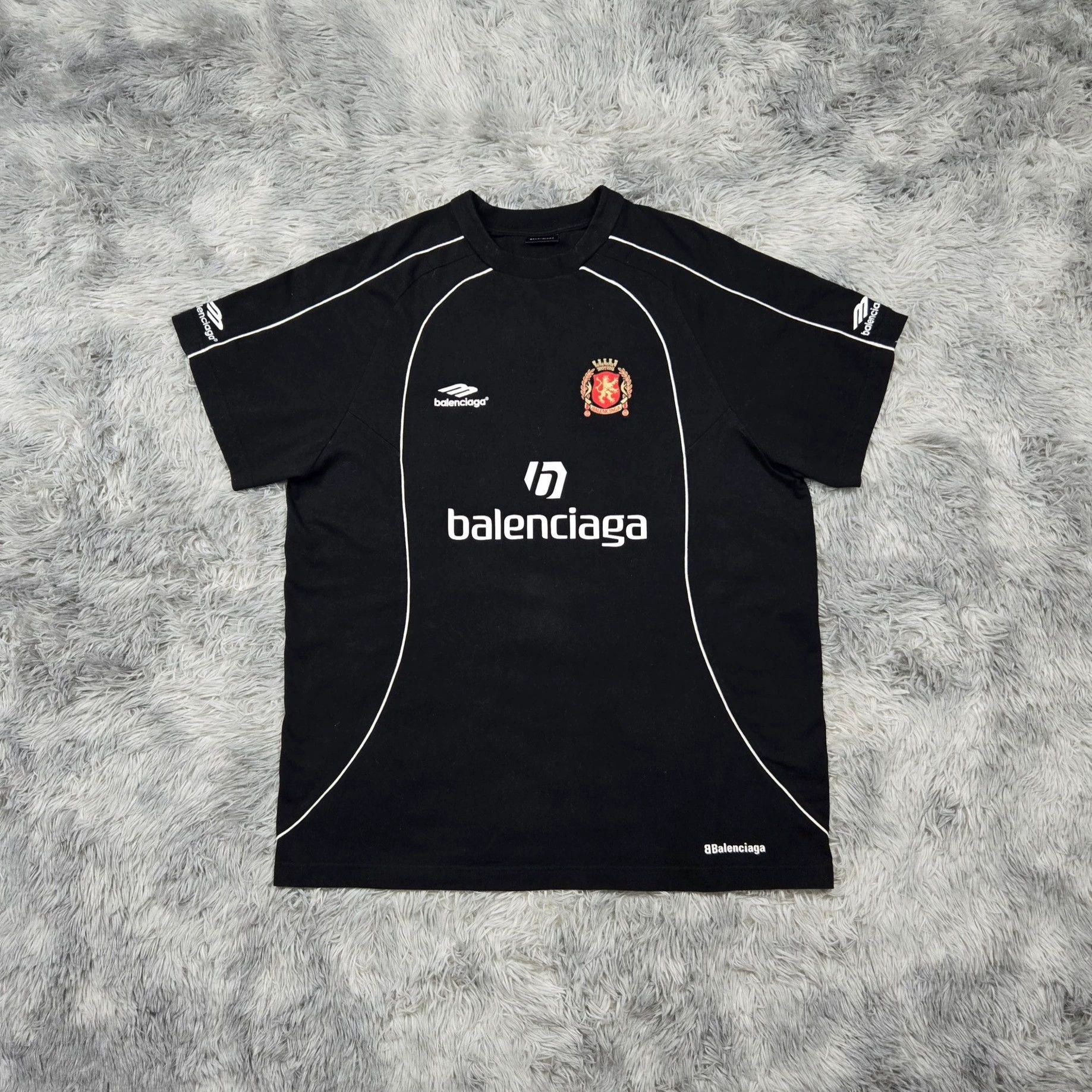 Balenciaga balenciaga black short sleeve football t-shirt Size US M / EU 48-50 / 2 - 1 Thumbnail