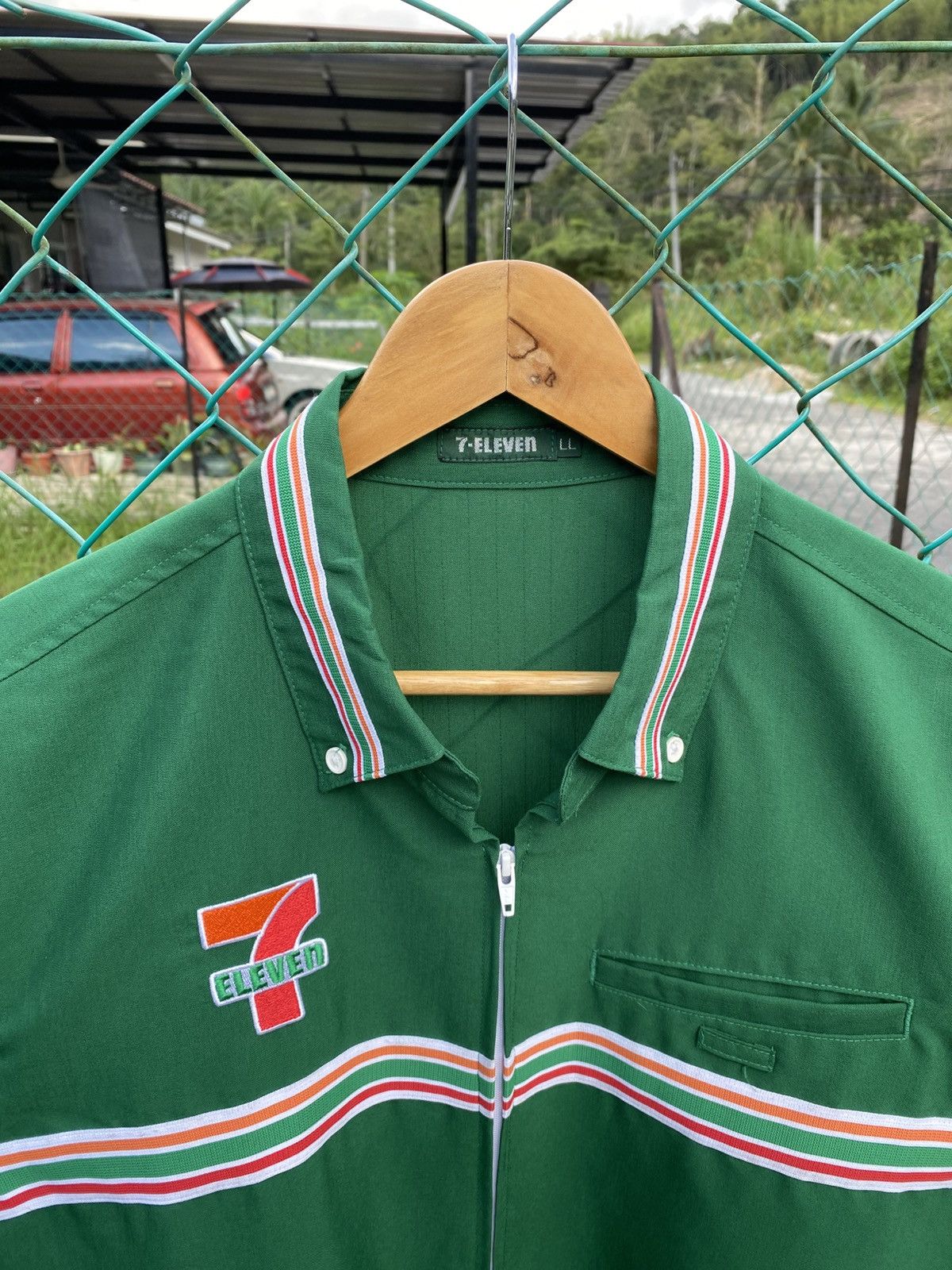 Japanese Brand Vintage 7-eleven woven spellout long sleeve shirt uniform Size US L / EU 52-54 / 3 - 3 Thumbnail