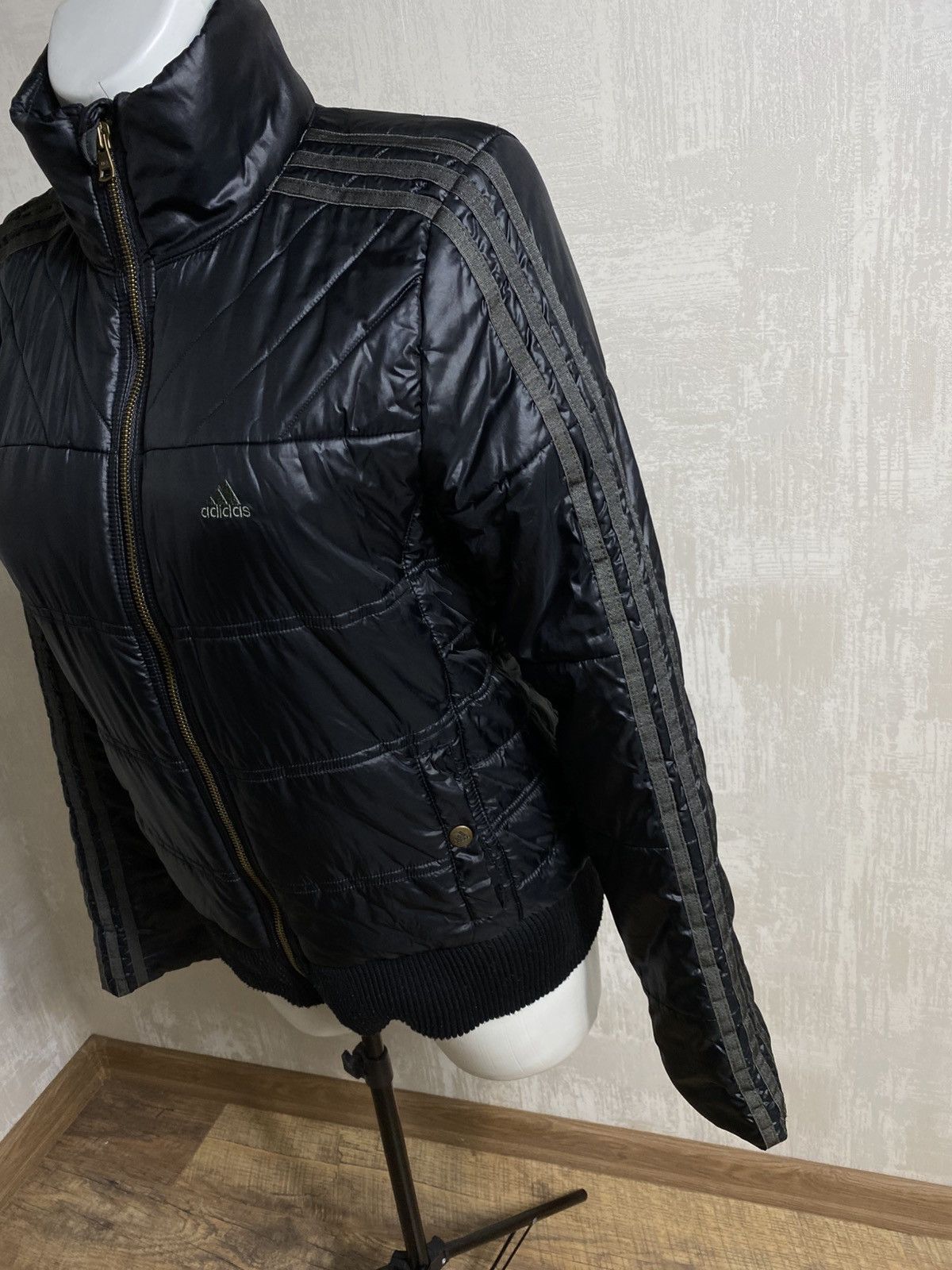 Adidas Adidas Black Puffer Jacket Gold Hardware 3-Stripes M Size M / US 6-8 / IT 42-44 - 6 Thumbnail