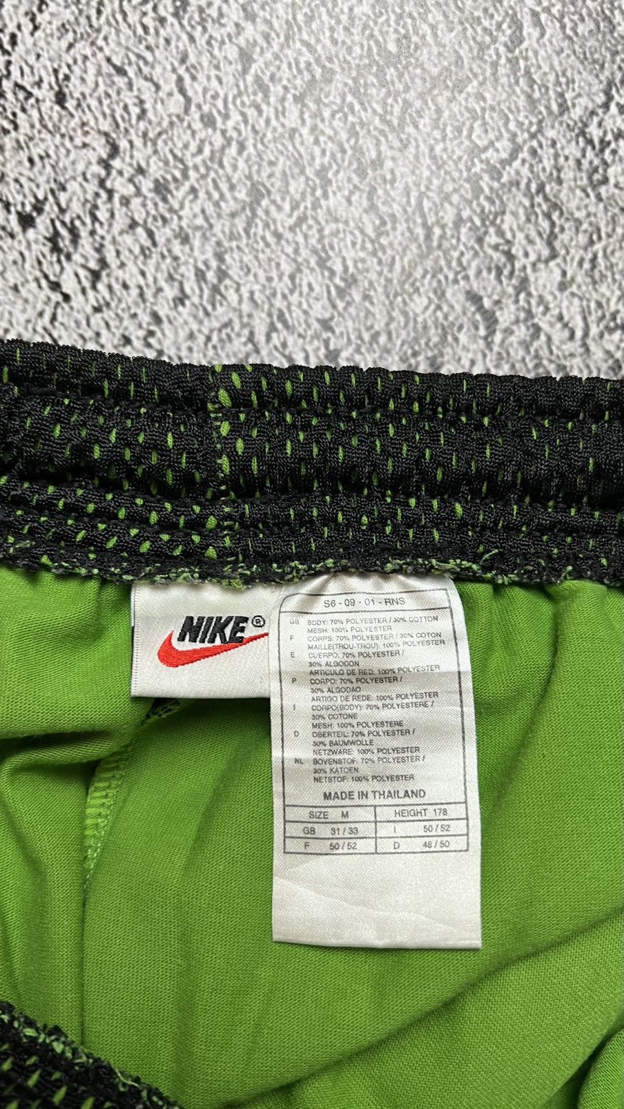 Nike VTG 90’s nike rare big swoosh shorts Size US 32 / EU 48 - 3 Thumbnail