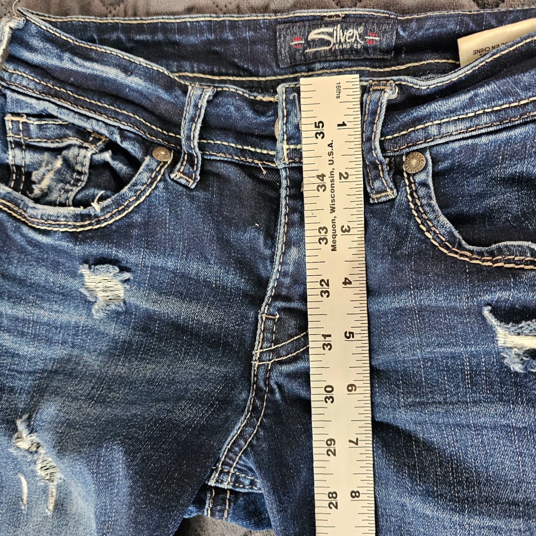 Silver Jeans Co. Silver Jeans Capri Jeans 25 Distressed Embroidered Dark Wash Blue Low Rise Women Size 42" / US 20 - 6 Thumbnail