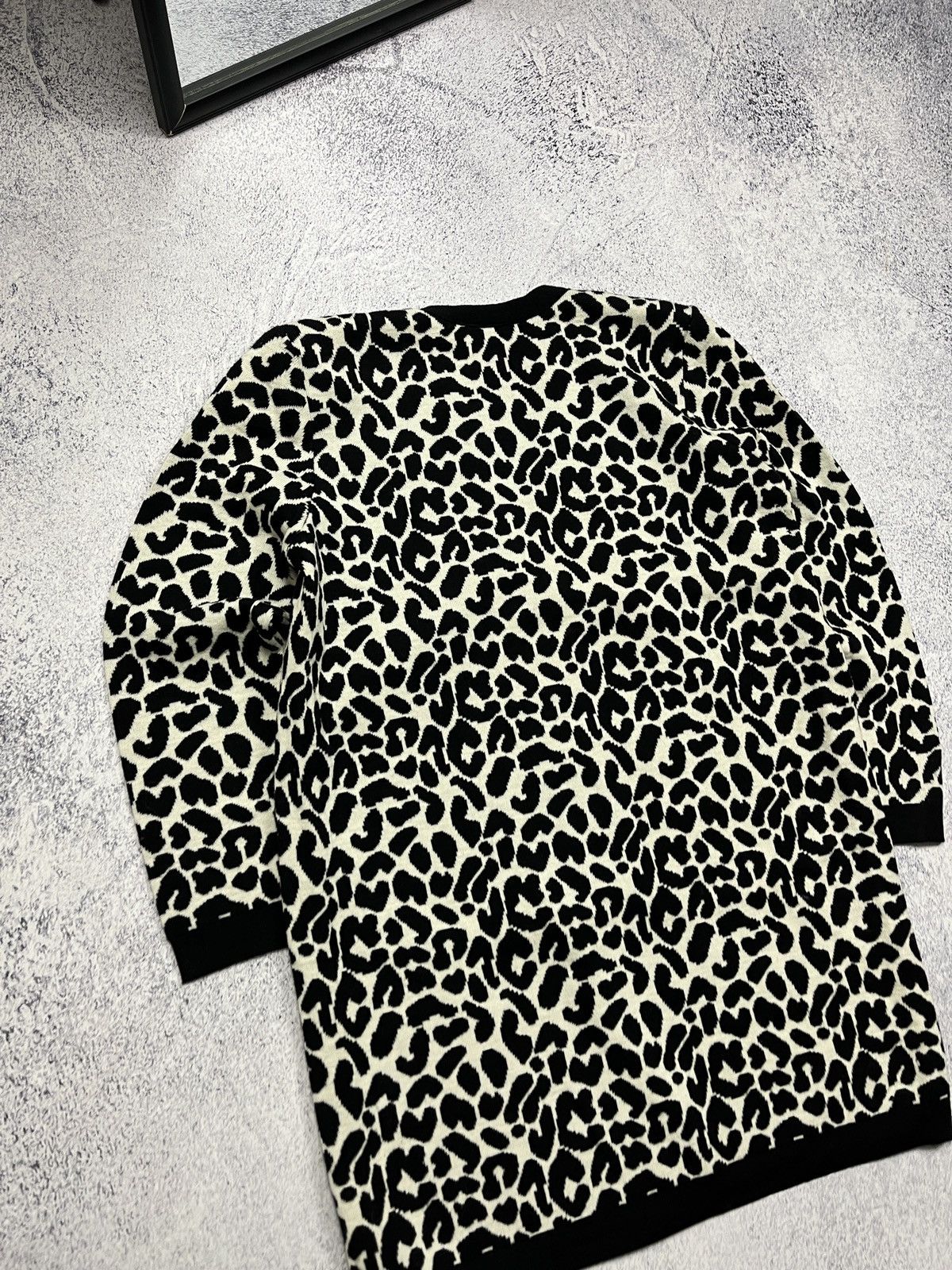 Givenchy × Vintage Vintage Givenchy Wool Cardigan Made in France Cape Jacket Size M / US 6-8 / IT 42-44 - 15 Thumbnail