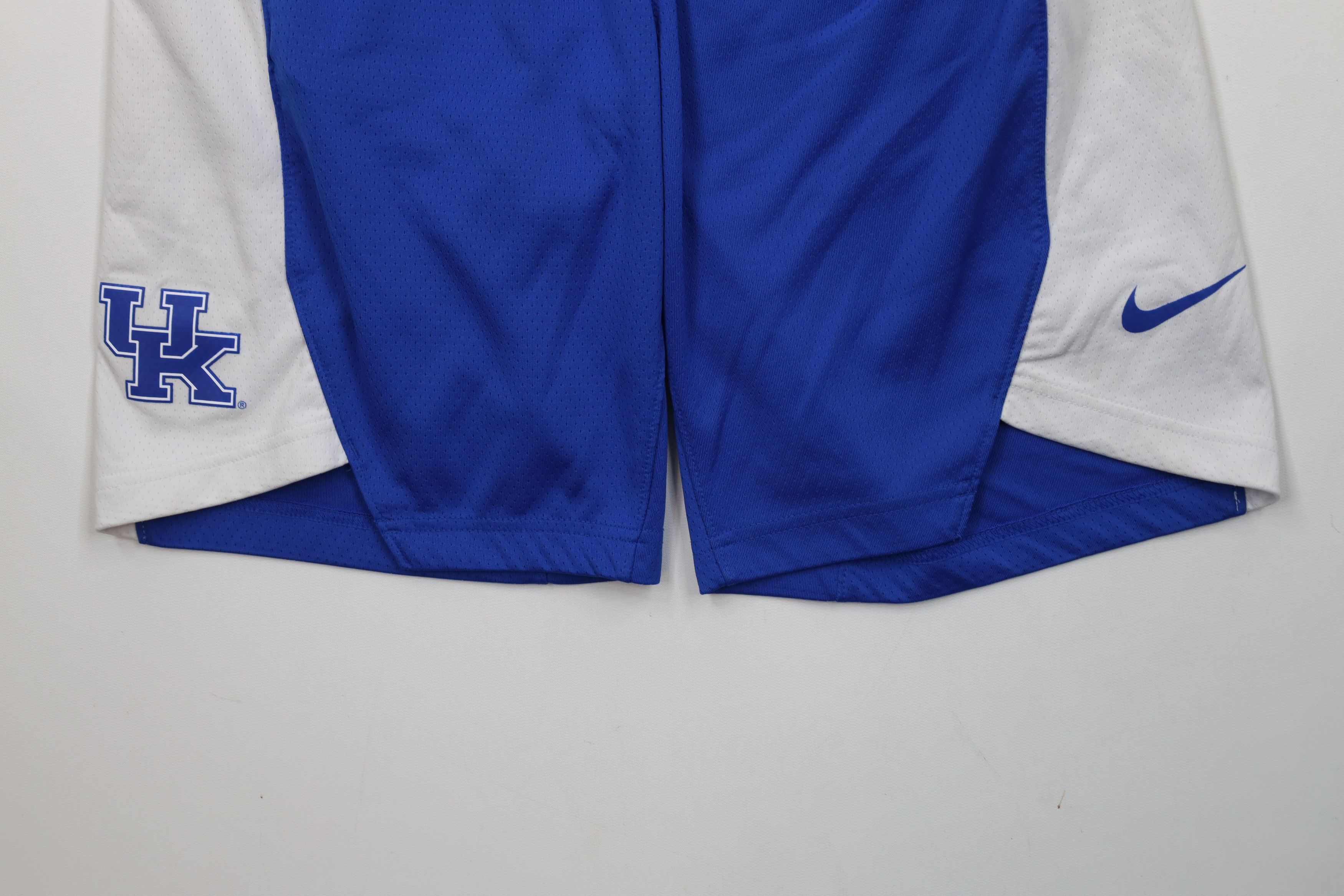 Nike × Vintage Nike Heavyweight University of Kentucky Basketball Shorts Size US 30 / EU 46 - 4 Thumbnail