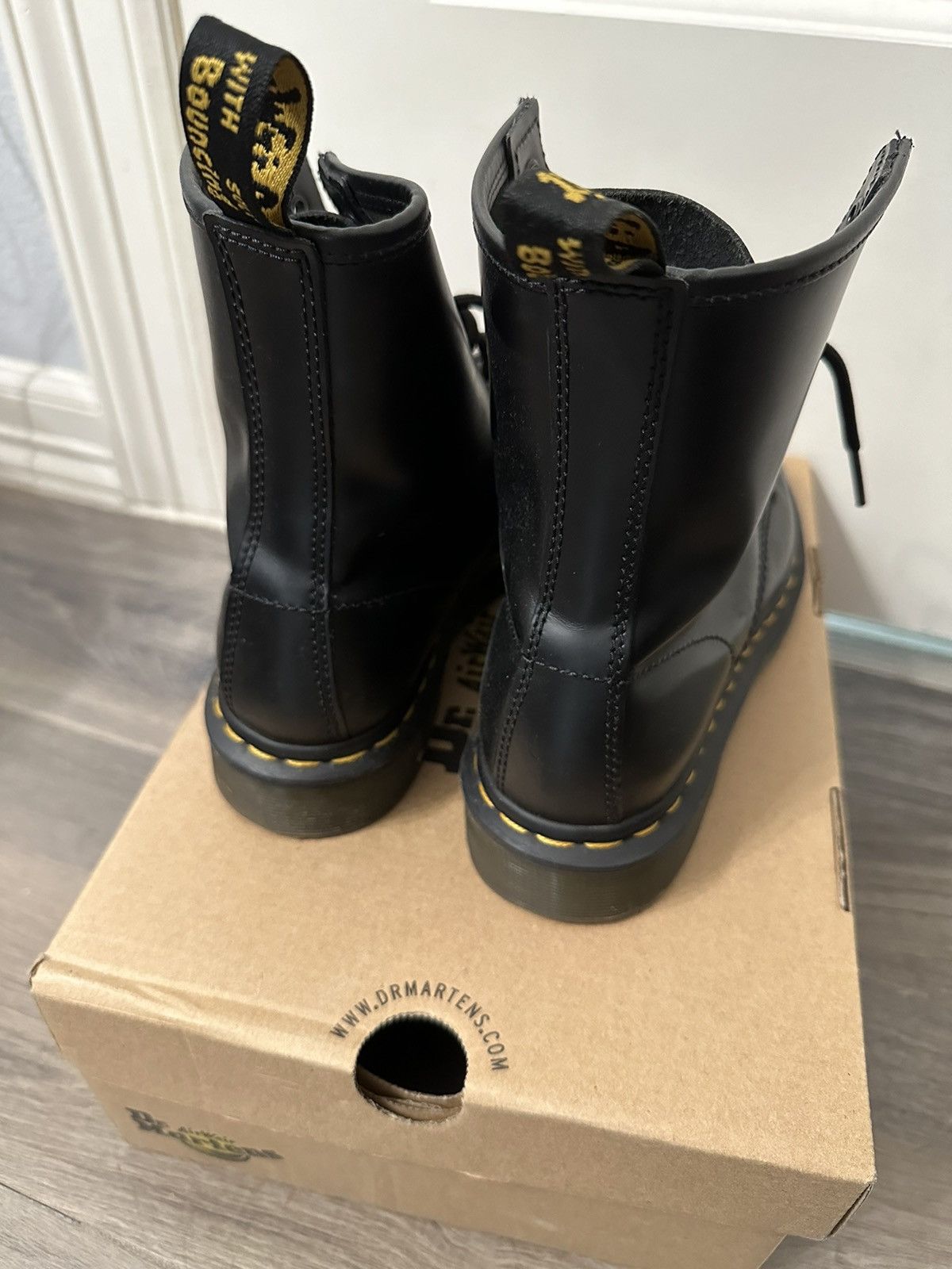Dr. Martens JADON BOOT SMOOTH LEATHER PLATFORMS Size US 7 / IT 37 - 4 Thumbnail
