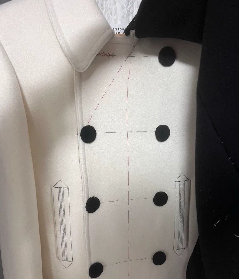 Maison Margiela Maison Margiela 2020 autumn and winter show black and white Size US S / EU 44-46 / 1 - 5 Thumbnail