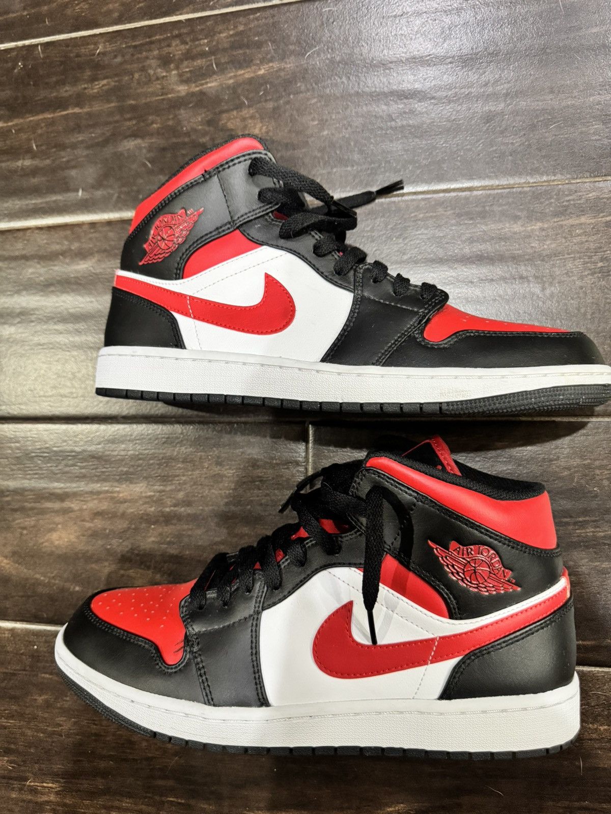Nike Jordan 1 Mid Black Fire-Red 2022 sz 10.5 Size US 10.5 / EU 43-44 - 3 Thumbnail