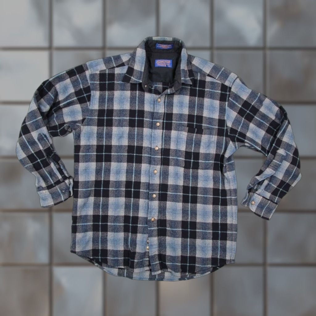 VINTAGE Pendleton Shirt Mens M Blue Check Wool Button Up Pockets Western  Classic 90s Men