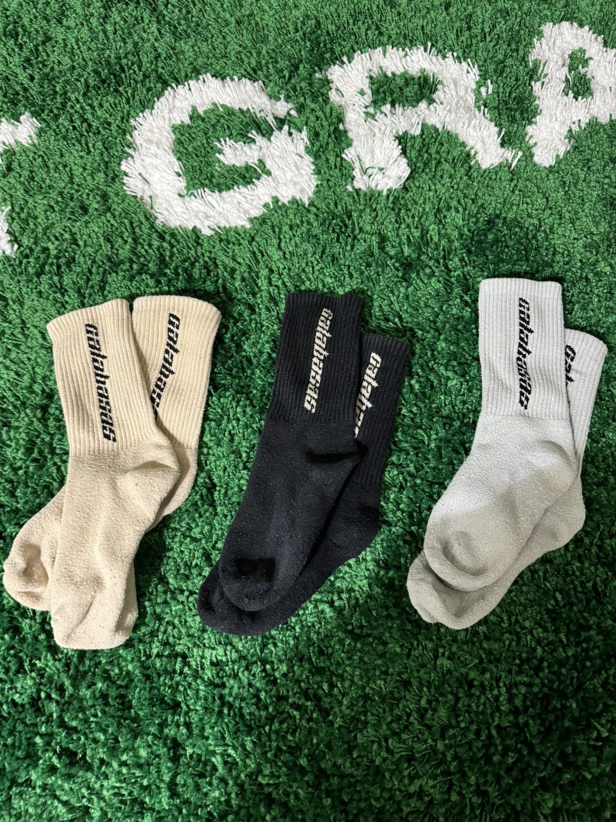 新品、未使用品) yeezy supply calabasas 3 PACK SOCKS | www.butiuae.com