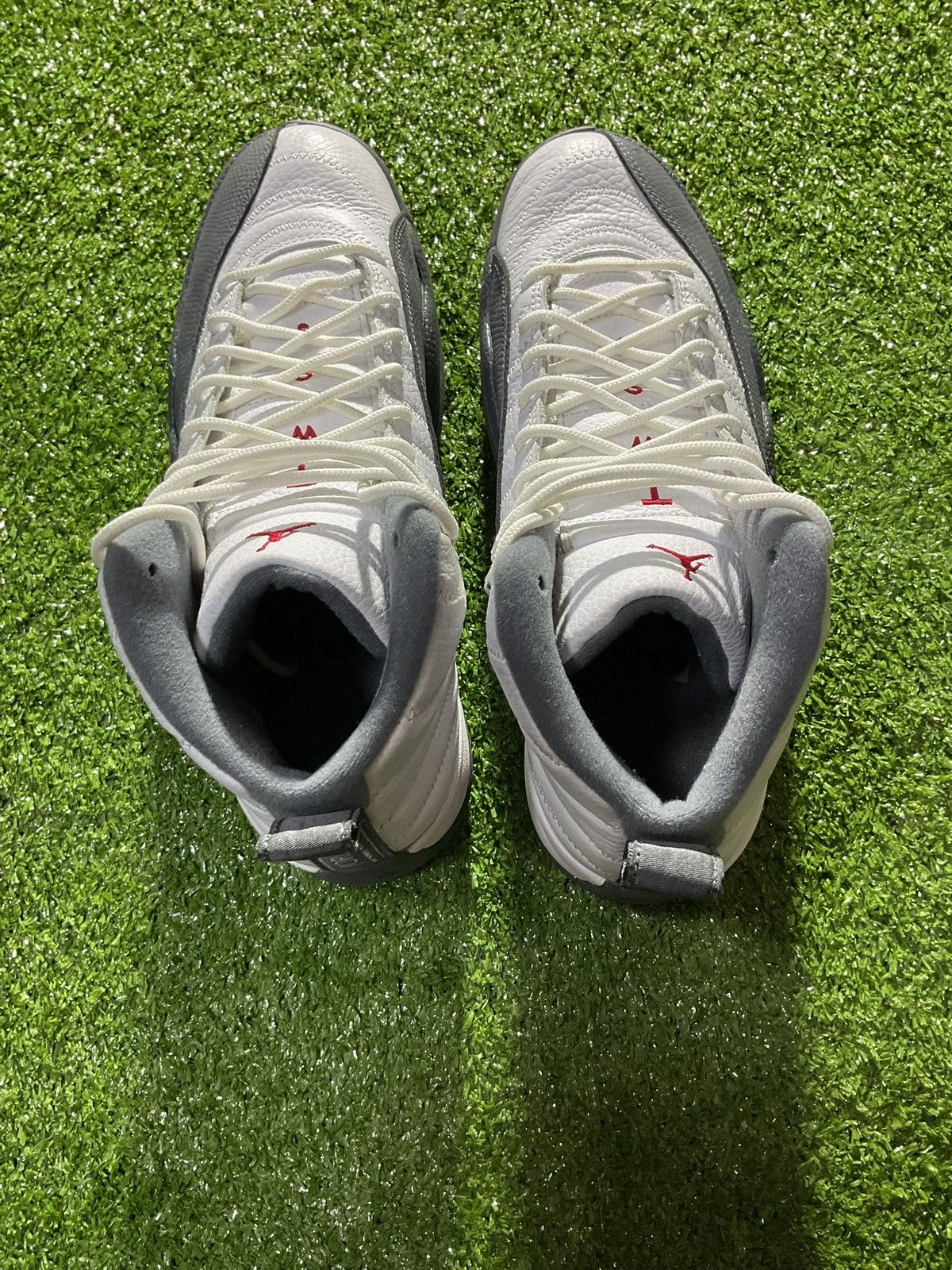 Jordan Brand Jordan 12 Retro 2019 White Dark Grey Size US 10 / EU 43 - 5 Thumbnail