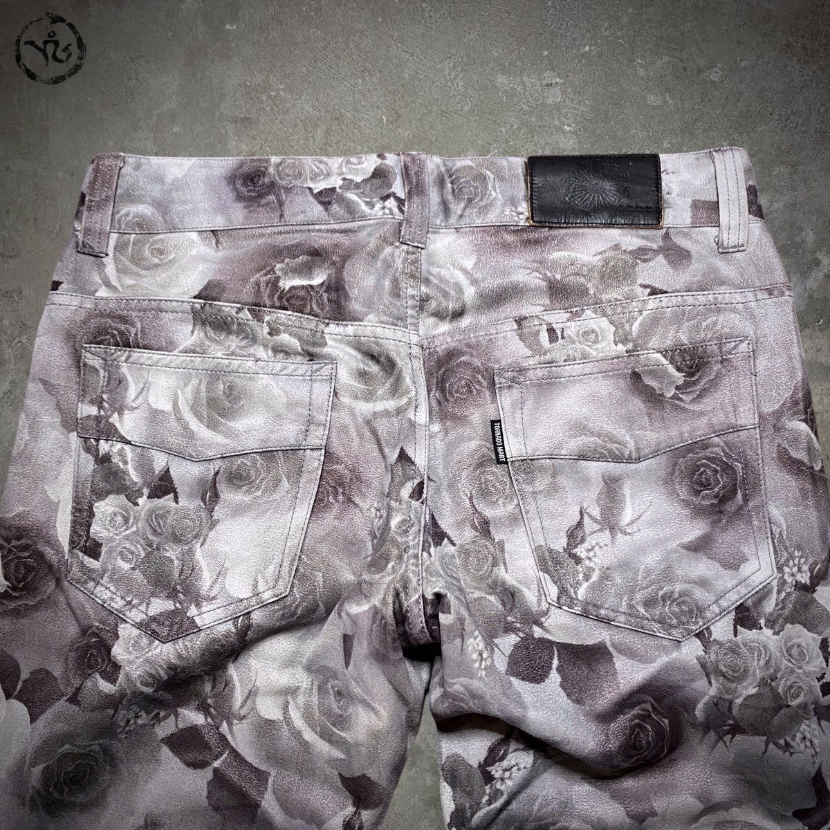 Tornado Mart Tornado Mart “Bed of Roses” Flared Pants Size US 33 - 7 Thumbnail