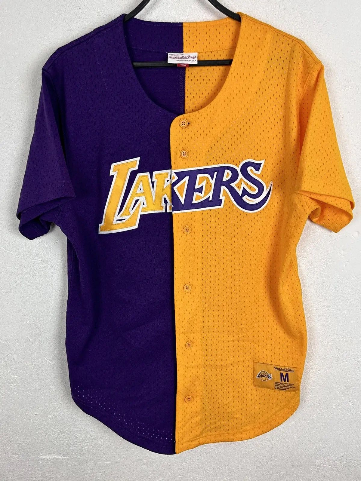 Mitchell & Ness Mitchell & Ness L.A. Lakers SS18 Rare Baseball Jersey Size US M / EU 48-50 / 2 - 1 Thumbnail
