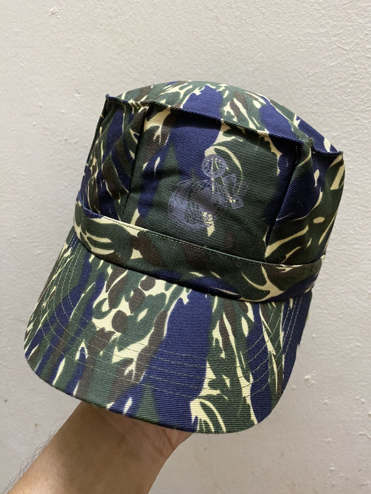 Vintage Vintage 8 point Military Cap in Camo Tiger Stripe Size ONE SIZE - 1 Thumbnail