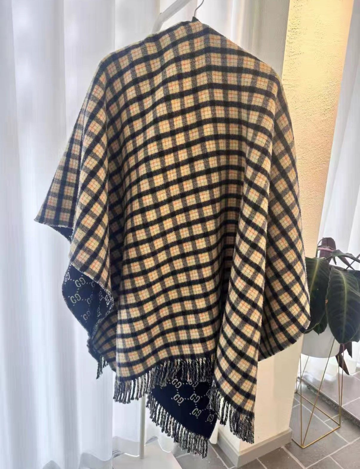 Gucci Gucci wool all-over check reversible shawl J38 Size ONE SIZE - 8 Thumbnail
