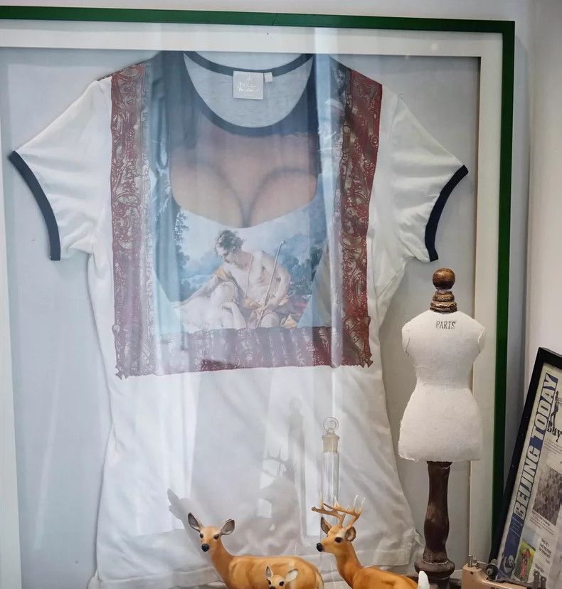 Vivienne Westwood Vivienne Westwood 90s Made in Italy Oil Painting Tee Breas Size S / US 4 / IT 40 - 9 Thumbnail