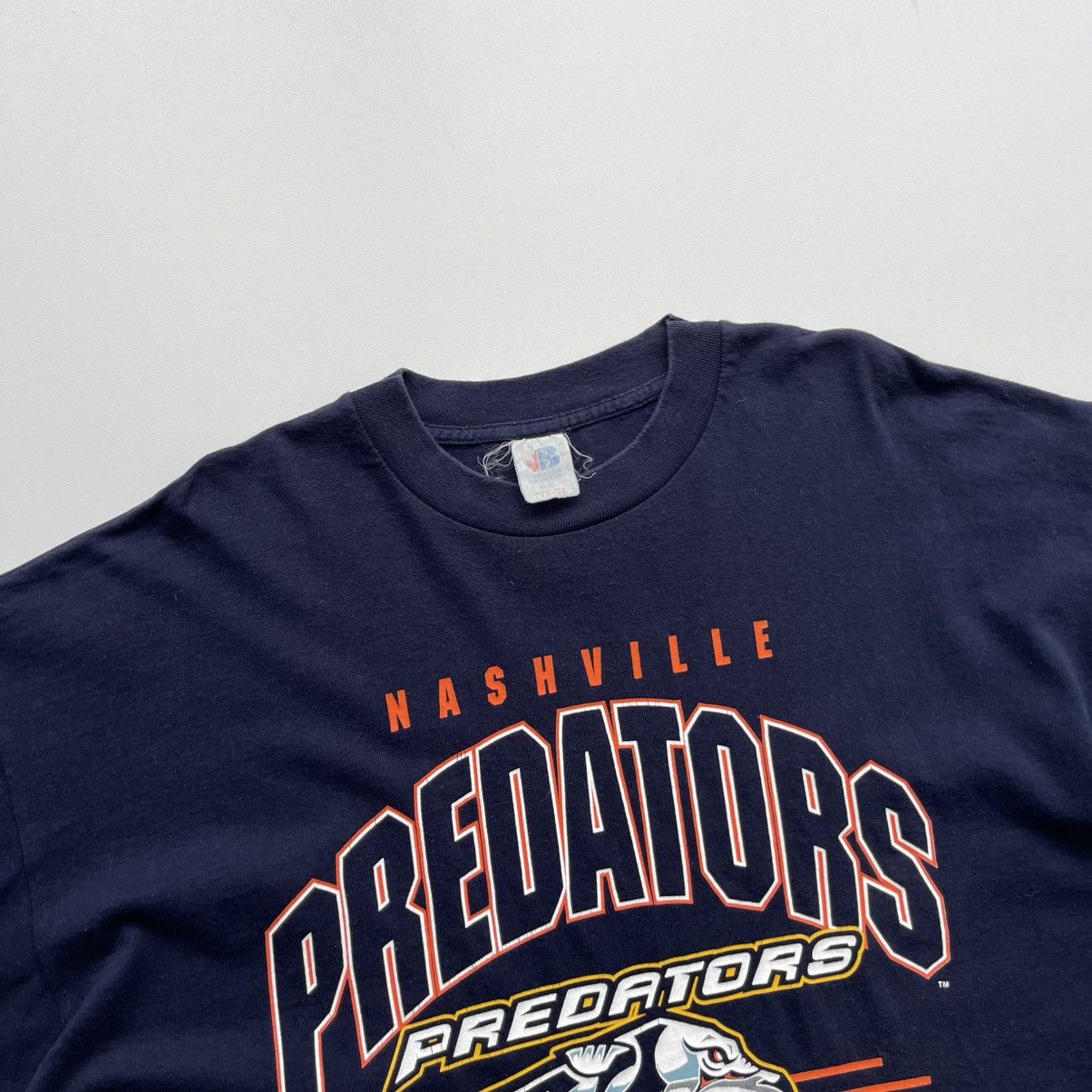 NHL × Vintage Bulletin Athletic Nashville Predators NHL Official T-Shirt Size US XL / EU 56 / 4 - 2 Thumbnail