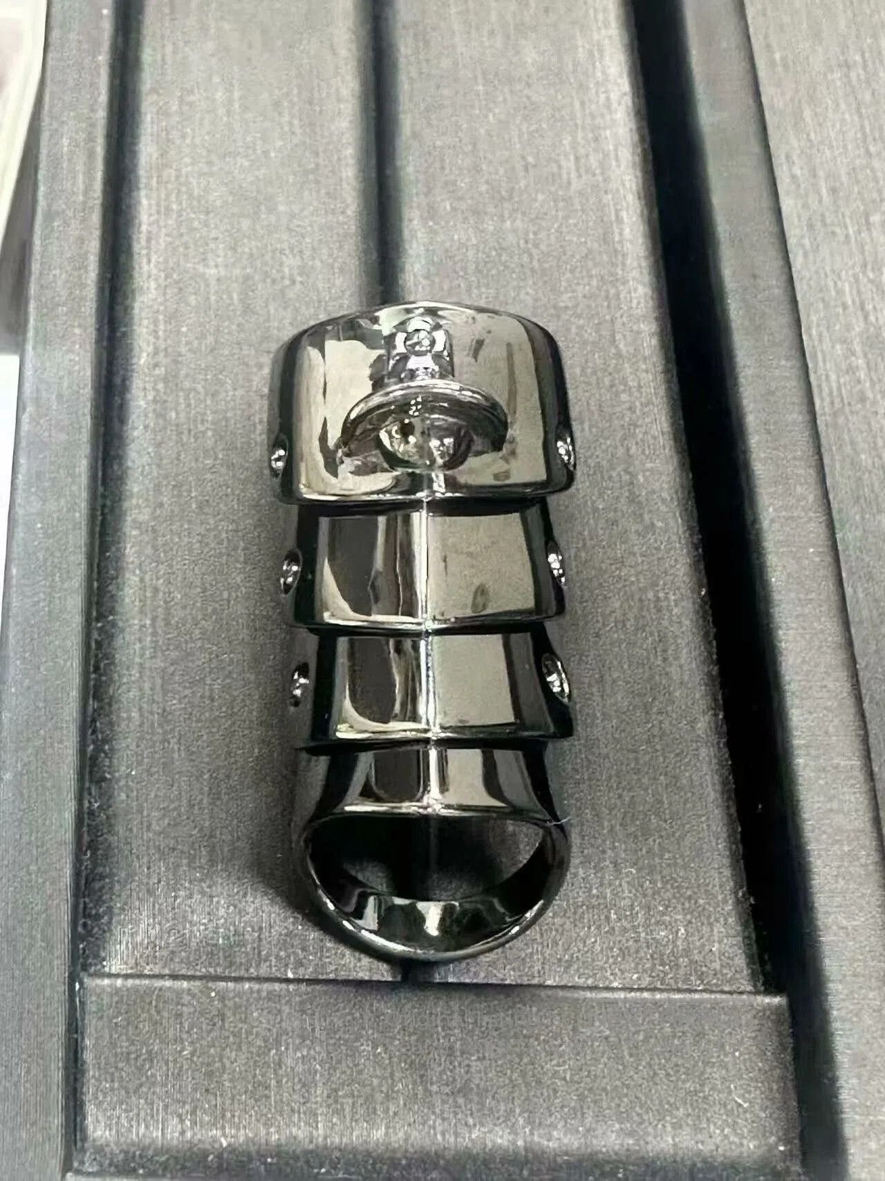 Vivienne Westwood Vivienne Westwood Armor Ring Size XS. Size ONE SIZE - 1 Thumbnail