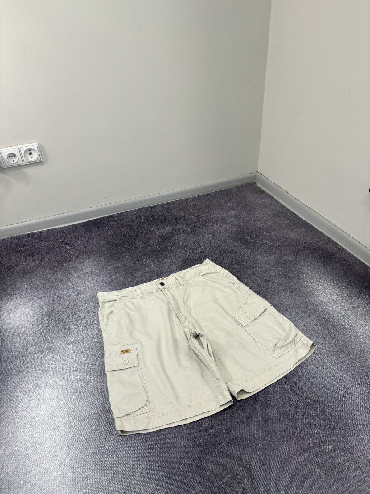Levi's Vintage Levi’s Signature Y2K Beige Utility Hype Cargo Shorts Size US 34 / EU 50 - 3 Thumbnail
