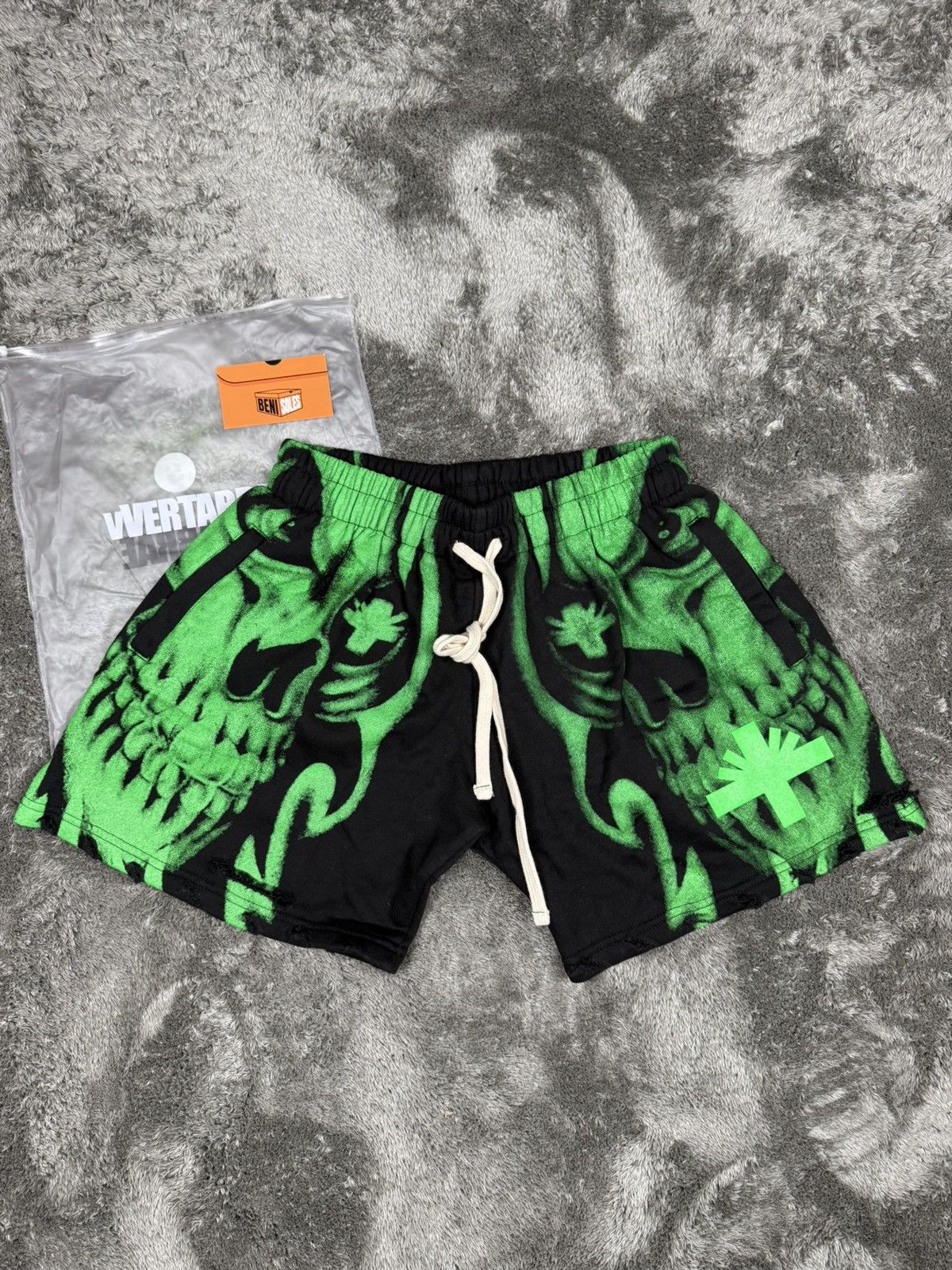 Vertabrae Vertabrae Skull Face Shorts Green/Black Size US 28 / EU 44 - 1 Thumbnail