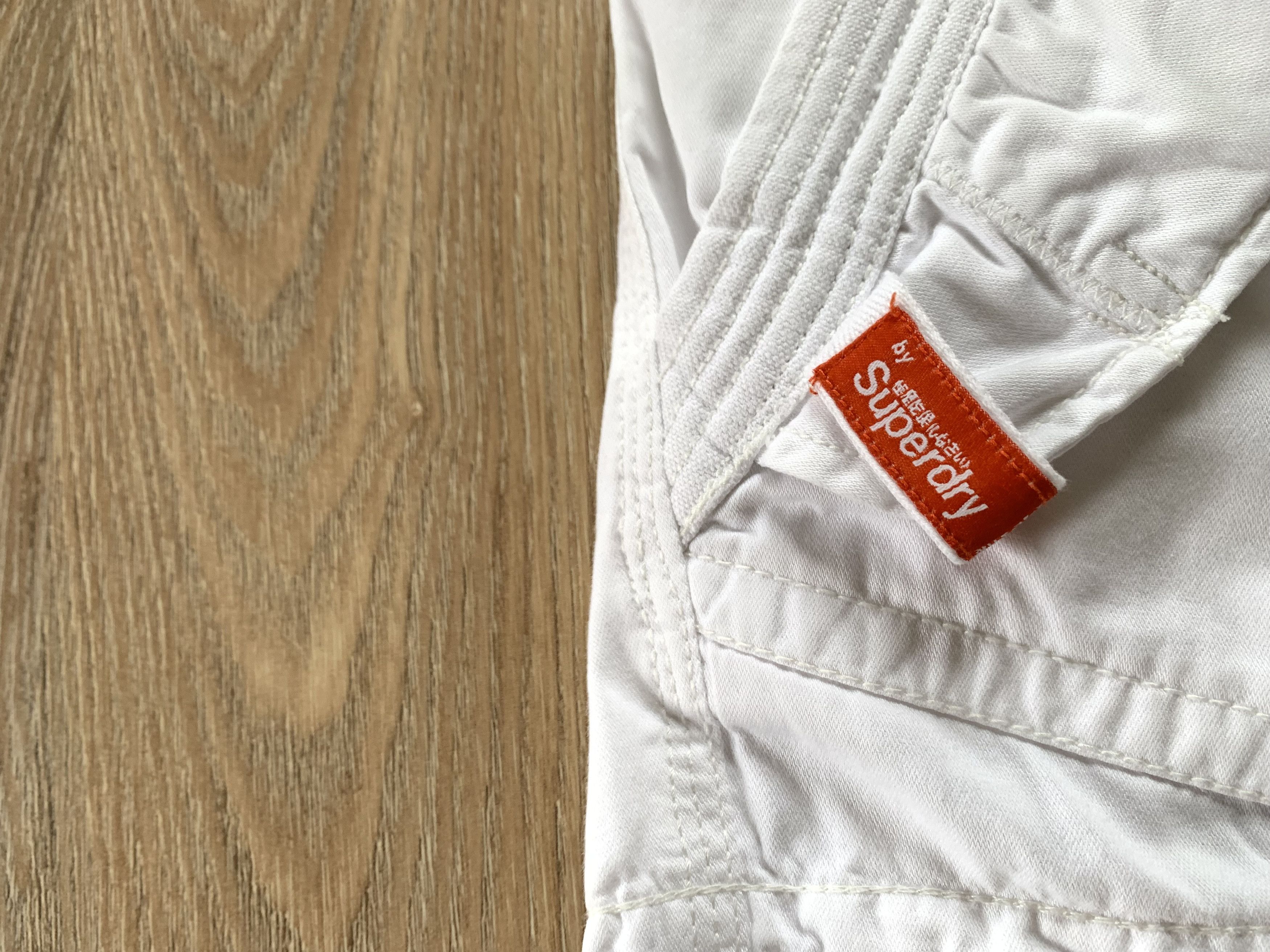 Japanese Brand × Superdry Superdry White Cotton Multi Pocket Cargo Shorts Size US 33 - 7 Thumbnail