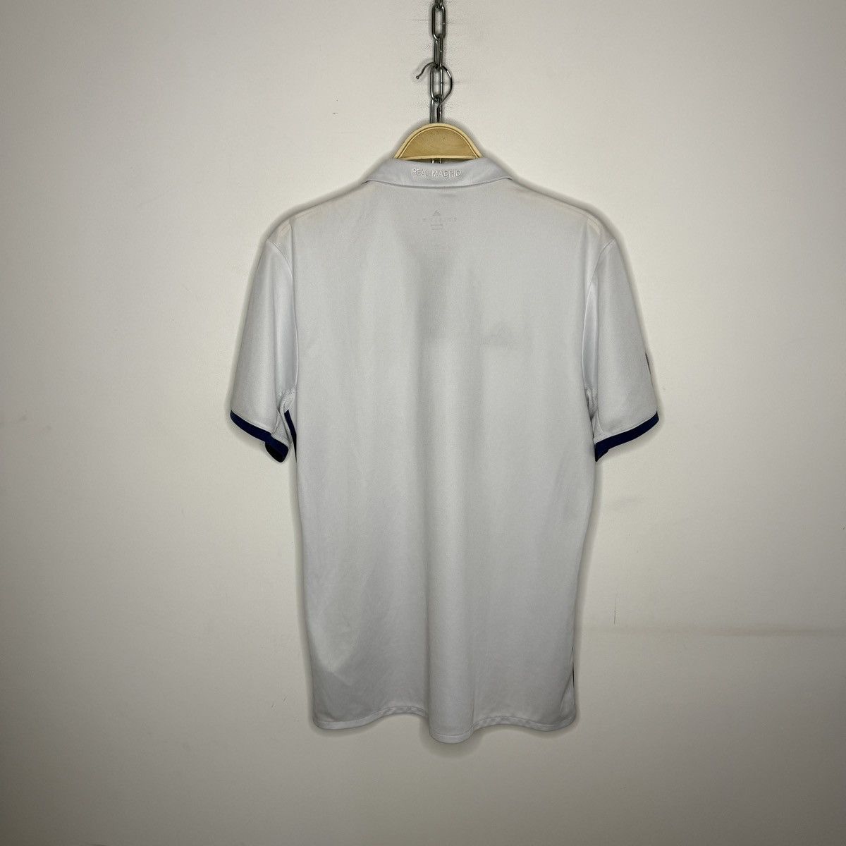 Adidas Real Madrid 2016/17 Tshirt Jersey Size US M / EU 48-50 / 2 - 9 Thumbnail