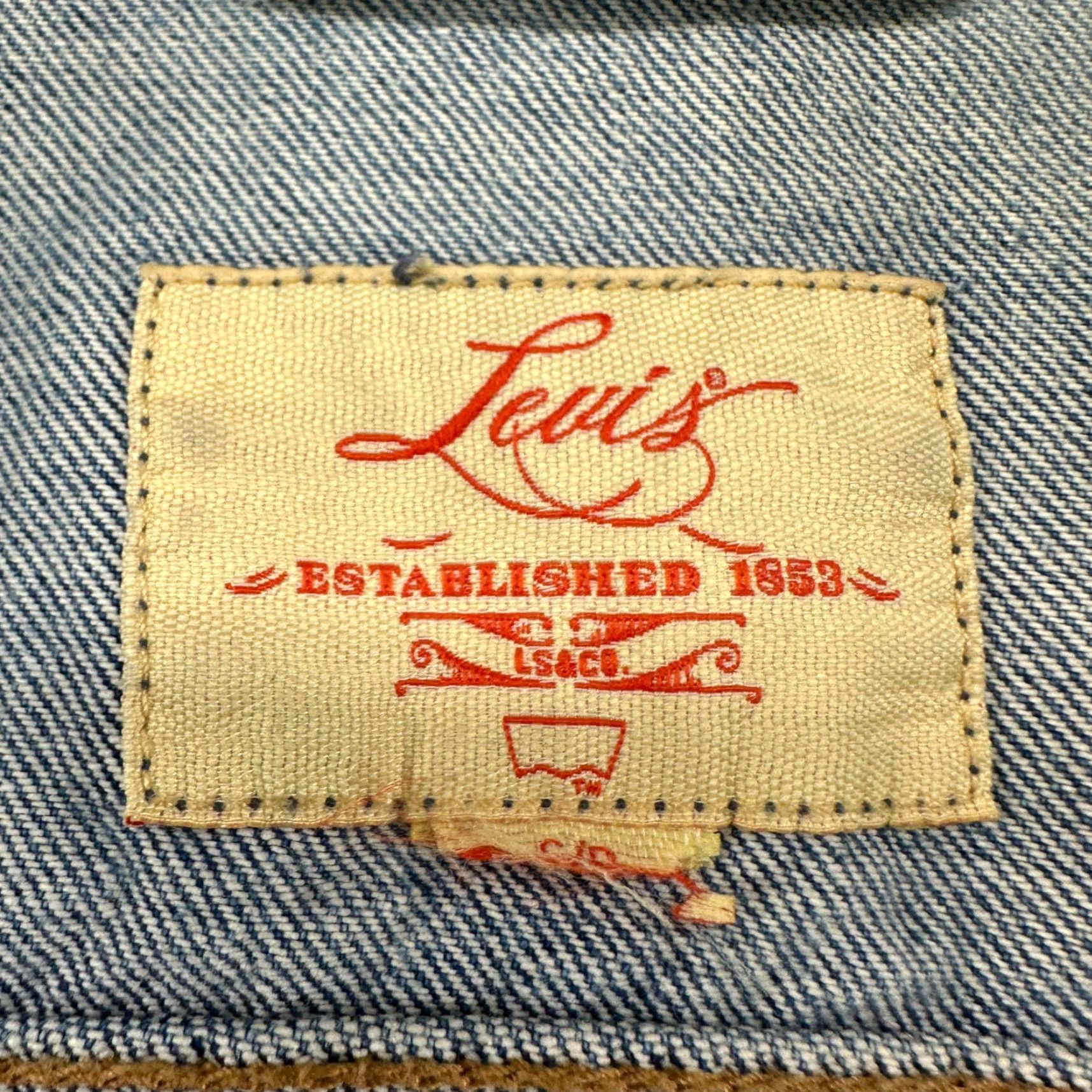 Levi's VINTAGE Levi's Trucker Jacket Womens S Blue Denim Cotton Short Sleeve Regular Fit 90s Retro Classic Vintage Jacket Women} Size 28" / US 6 / IT 42 - 7 Thumbnail