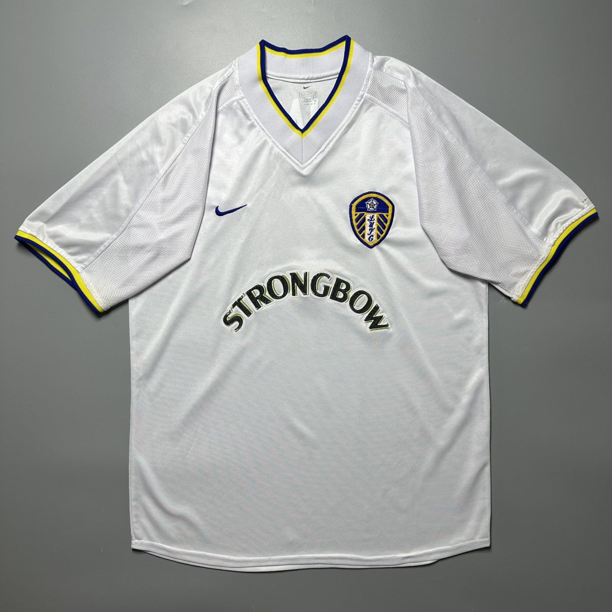 Nike LEEDS UNITED NIKE 2001/2002 FOOTBALL JERSEY #29 FERDINAND Size US XL / EU 56 / 4 - 2 Thumbnail