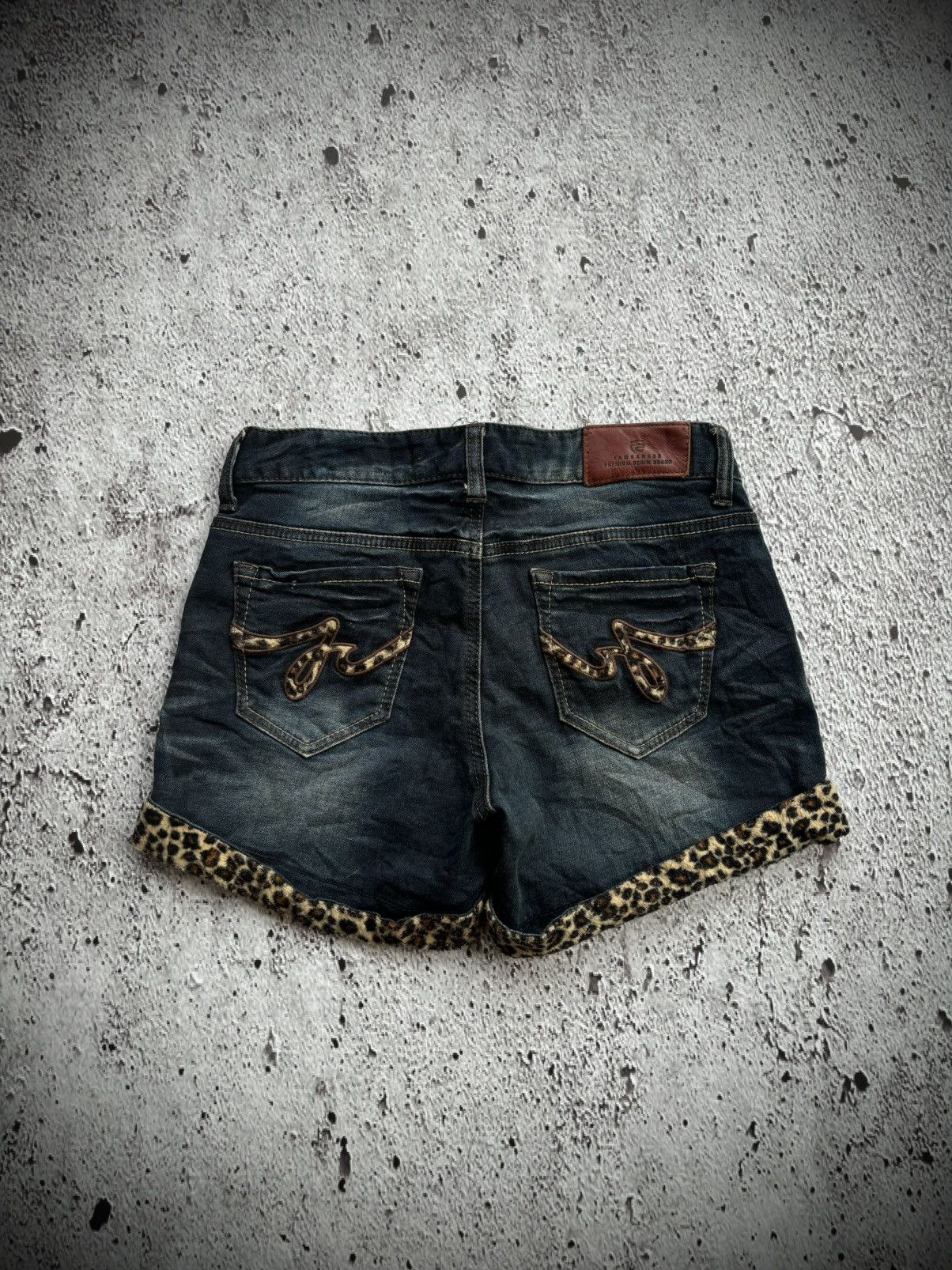 Hysteric Glamour Y2k Jambagee Jeans Leopard Women's Short Size 28" / US 6 / IT 42 - 1 Thumbnail