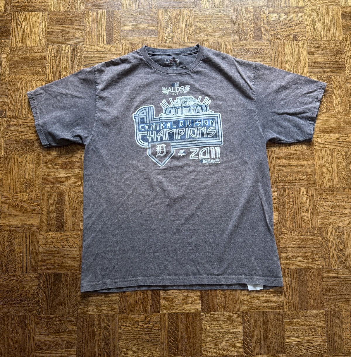 Vintage 2011 Detroit Tigers Division Champions Graphic Tee Size US XL / EU 56 / 4 - 1 Thumbnail