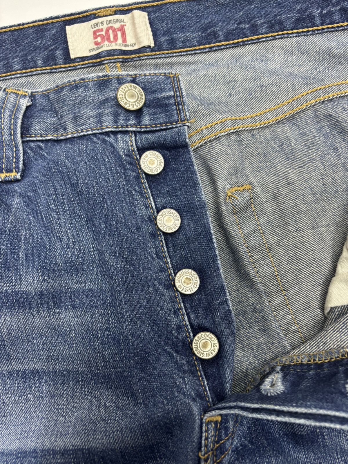 Levi's LEVIS 501 STRAIGHT LEG BUTTON FLY DISTRESSED DENIM JEANS Size US 34 / EU 50 - 13 Thumbnail