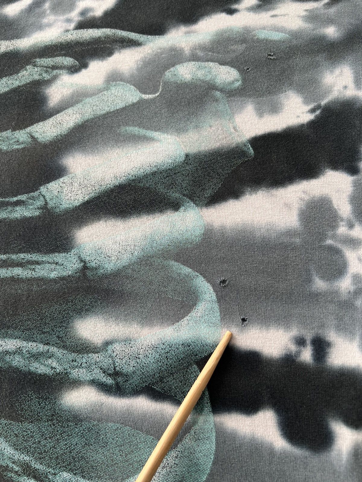 Vintage Vintage 90s Planet Earth Skeleton Ribs Tie Dye T-shirt Size US L / EU 52-54 / 3 - 8 Thumbnail