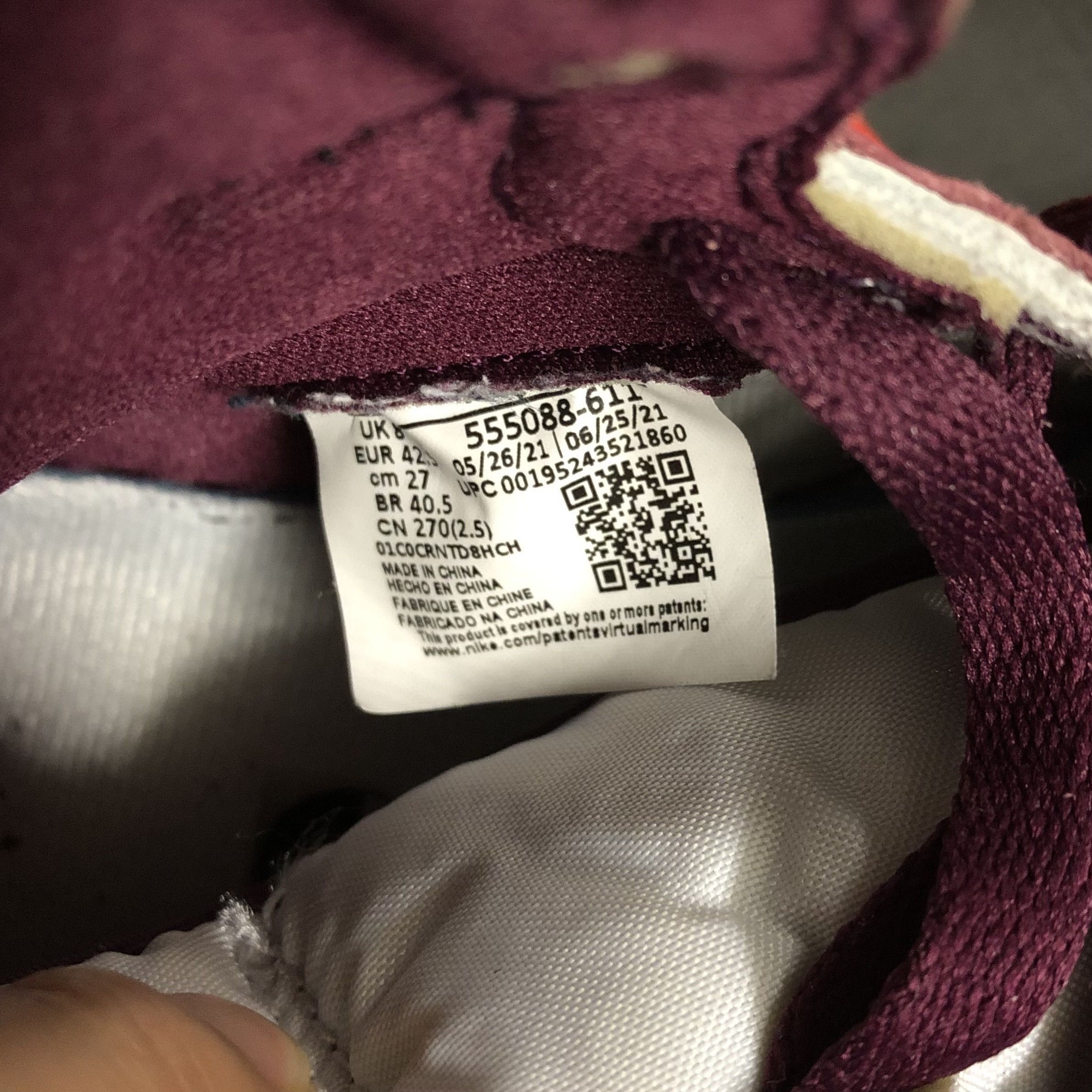 Nike *USED* Nike Air jordan 1 high OG Bordeaux sz 9 555088 611 Size US 9 / EU 42 - 12 Thumbnail