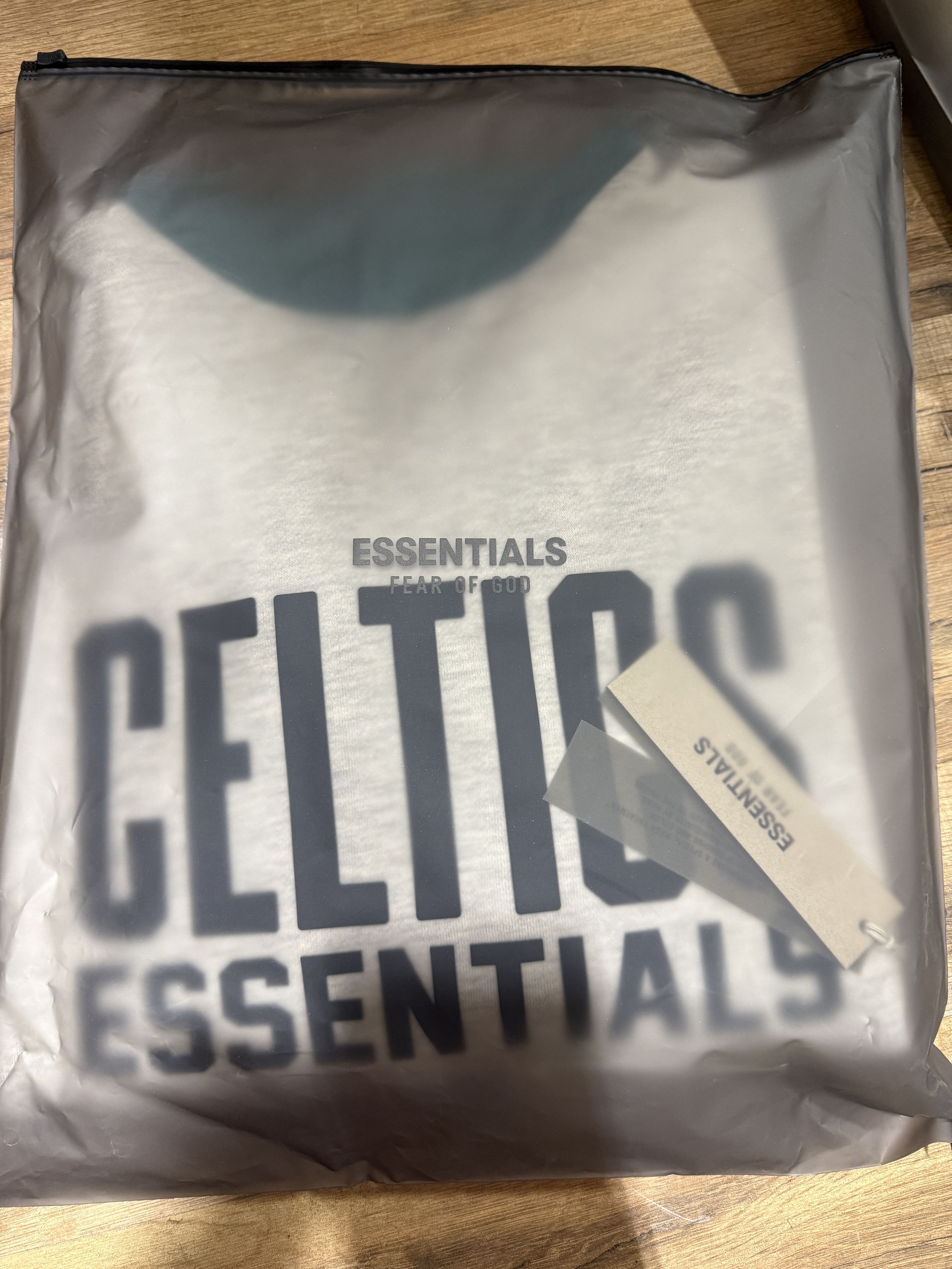Fear of God × NBA Fear of God Essentials NBA Celtics Hoodie Light Heather (XS) Size US XS / EU 42 / 0 - 3 Thumbnail