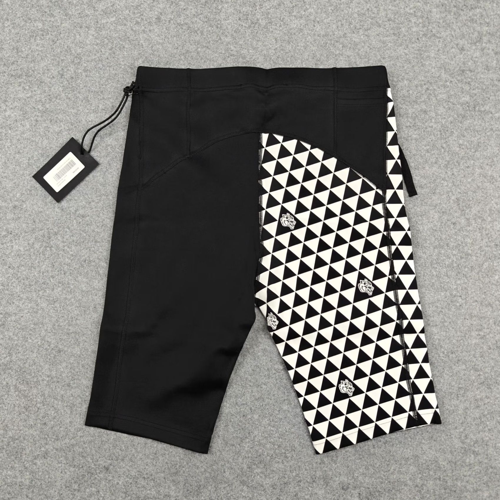 Darc Sport Darc Sport Mana Spandex Shorts Mens Medium Black White Geometric Wolves New Size US 31 - 6 Thumbnail