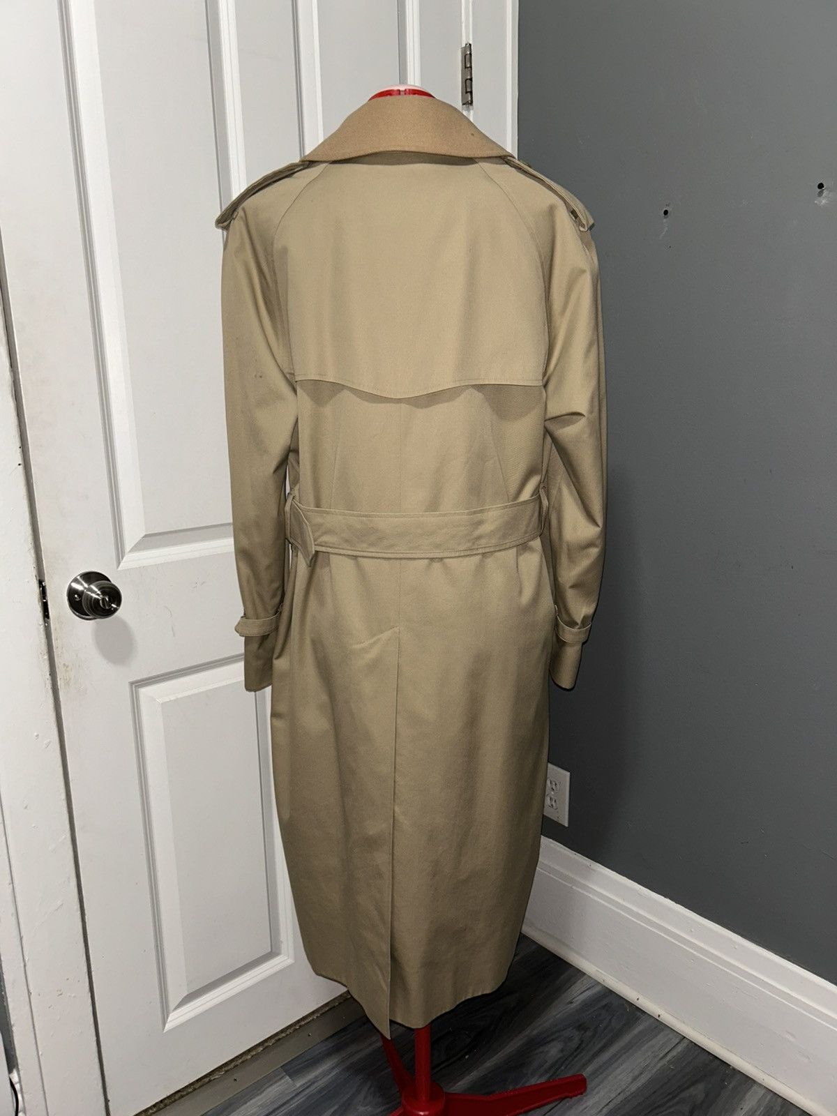 Burberry Vintage Burberry Tan Nova Check Trench Coat Mens 38 Regular Size US M / EU 48-50 / 2 - 7 Thumbnail