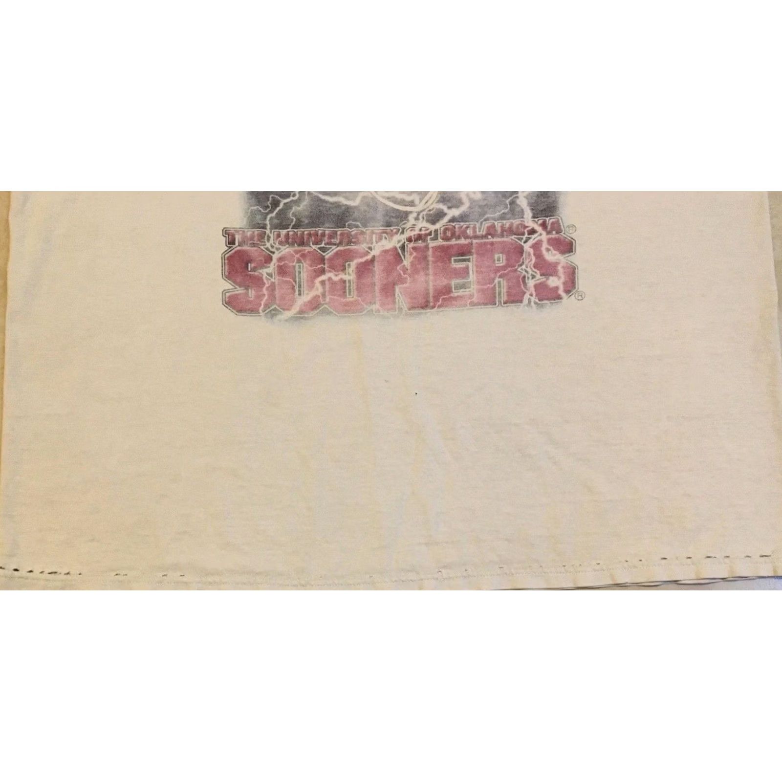 Vintage VINTAGE University Of Oklahoma Sooners Shirt XL Football Grunge 90s White Mens Size US XL / EU 56 / 4 - 3 Thumbnail