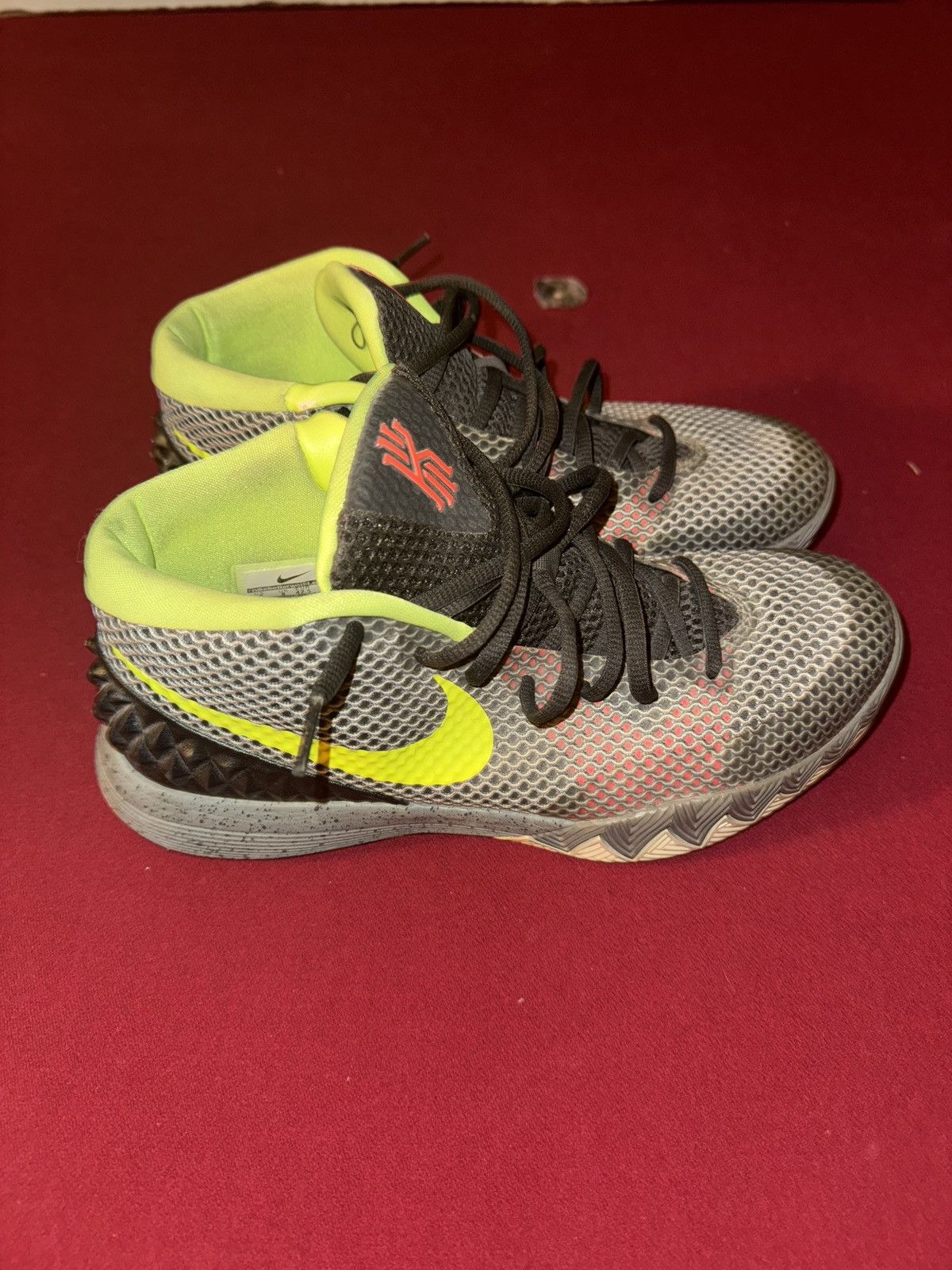 Nike NIKE KYRIE 1 DUNGEON Size US 9 / EU 42 - 4 Thumbnail