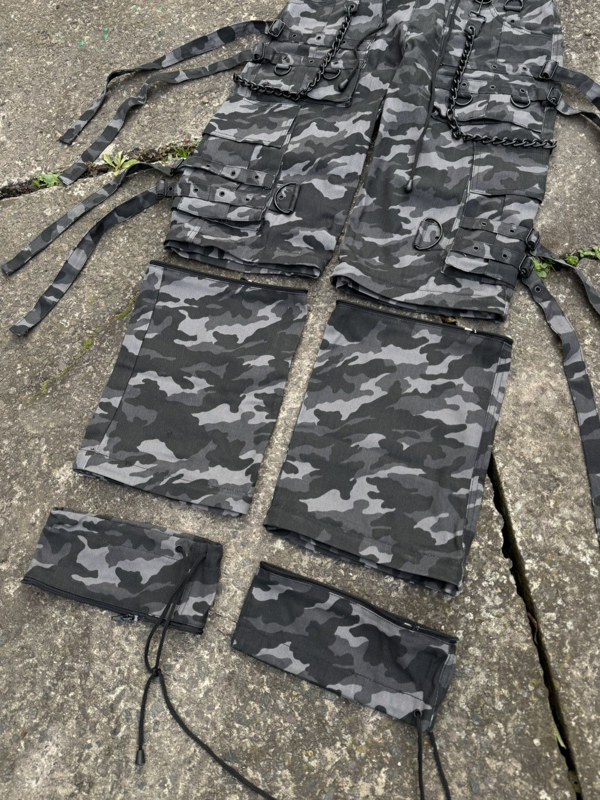 Japanese Brand 🔥VERY RARE GOTHICANA BY EMP AVANT GARDE BONDAGE CARGO PANTS🔥 Size US 34 / EU 50 - 21 Thumbnail