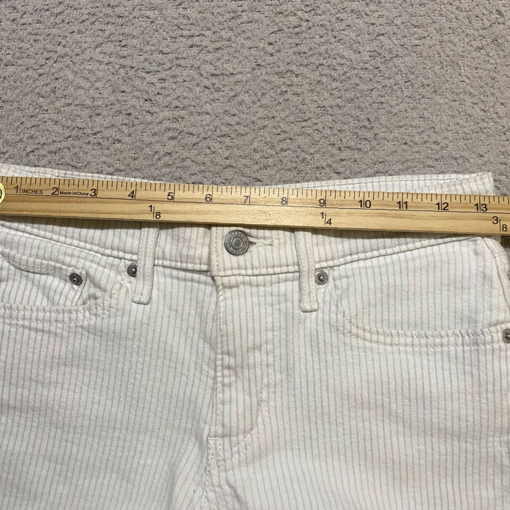 Levi's VINTAGE Levi's Womens 27 Jean Shorts White Gray Striped Denim Inseam 4" Mid Rise Cuffed Size 27" / US 4 / IT 40 - 7 Thumbnail