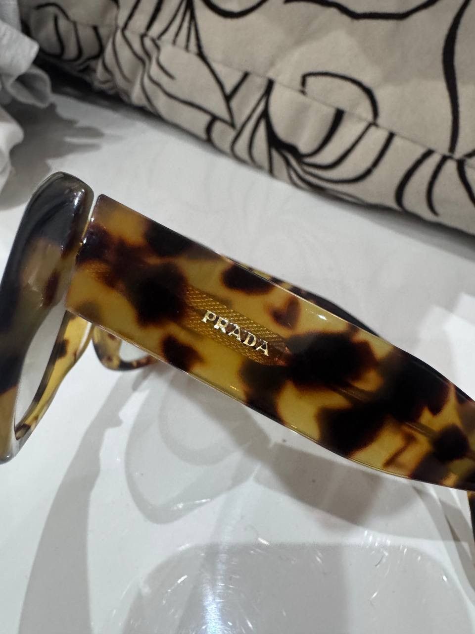Prada Prada Cat Eye Sunglasses Rare Vintage Size ONE SIZE - 4 Thumbnail
