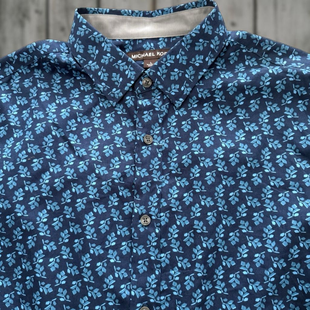 Michael Kors Michael Kors Shirt Mens Large Blue Geometric Print 100% Cotton Classic Fit Size US L / EU 52-54 / 3 - 1 Thumbnail