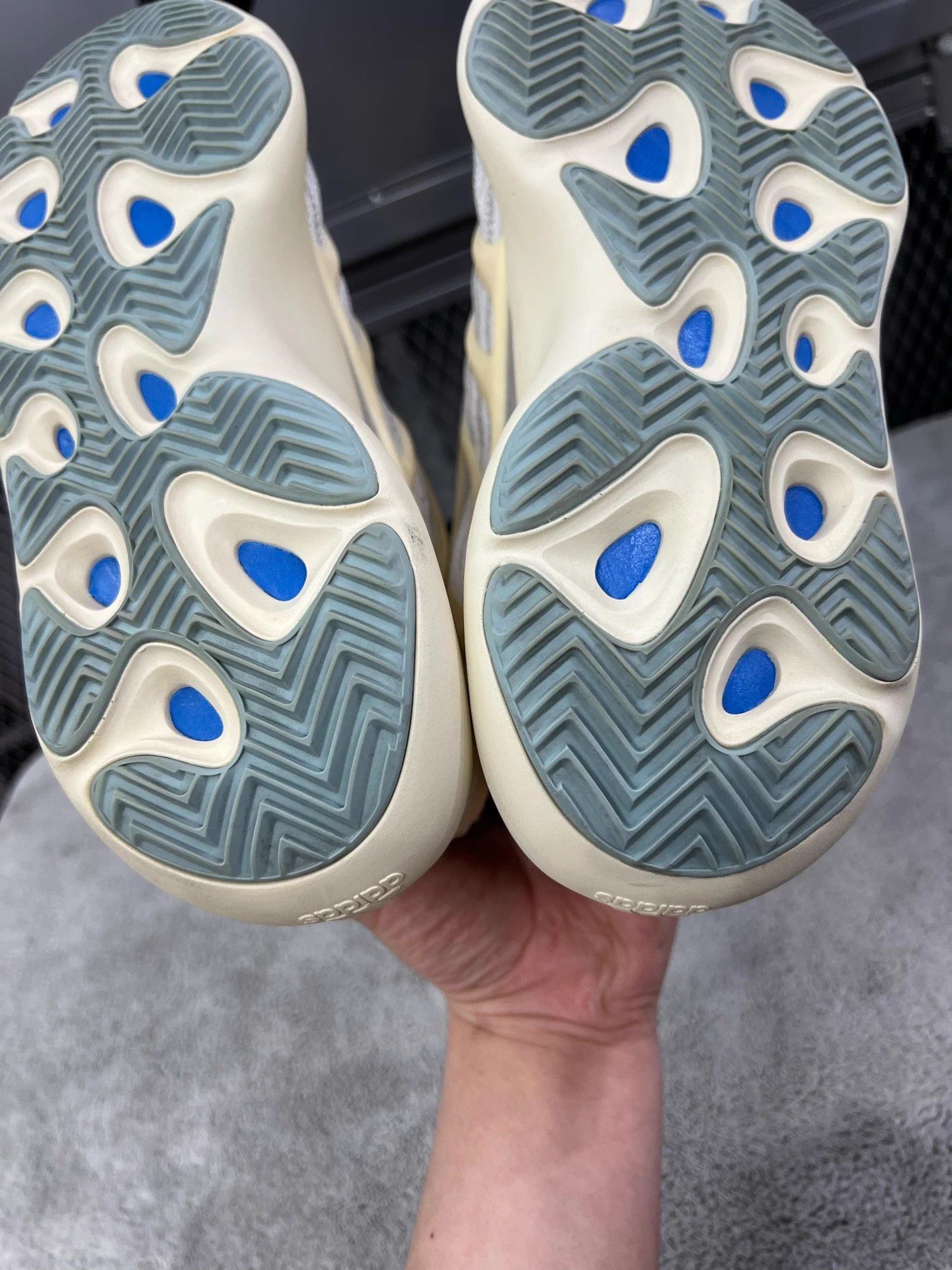 Yeezy Yeezy Boost 700 V3 Azael 2019 OTO 44.5 Size US 11.5 / EU 44-45 - 6 Thumbnail