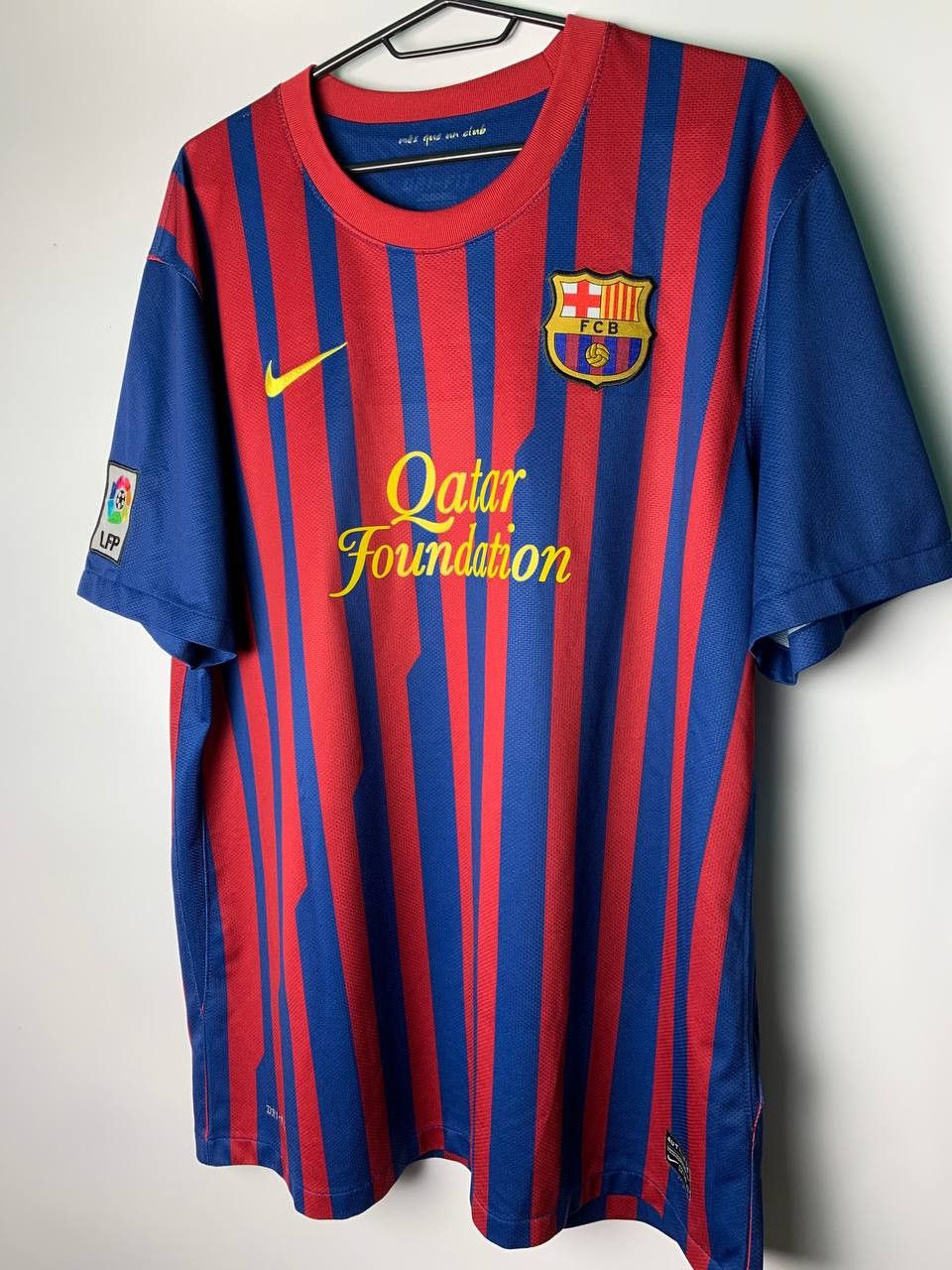 Nike BARCELONA 2011 2012 HOME FOOTBALL SHIRT SOCCER JERSEY Size US XL / EU 56 / 4 - 3 Thumbnail